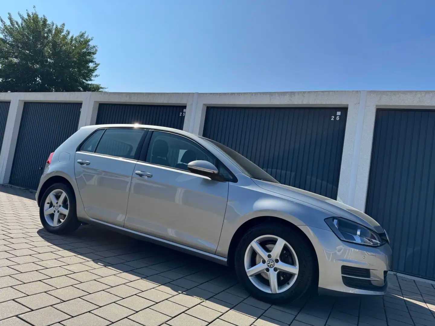 Volkswagen Golf VII Comfortline *Navi/Klimaauto./Sitzhzg.* Argent - 2