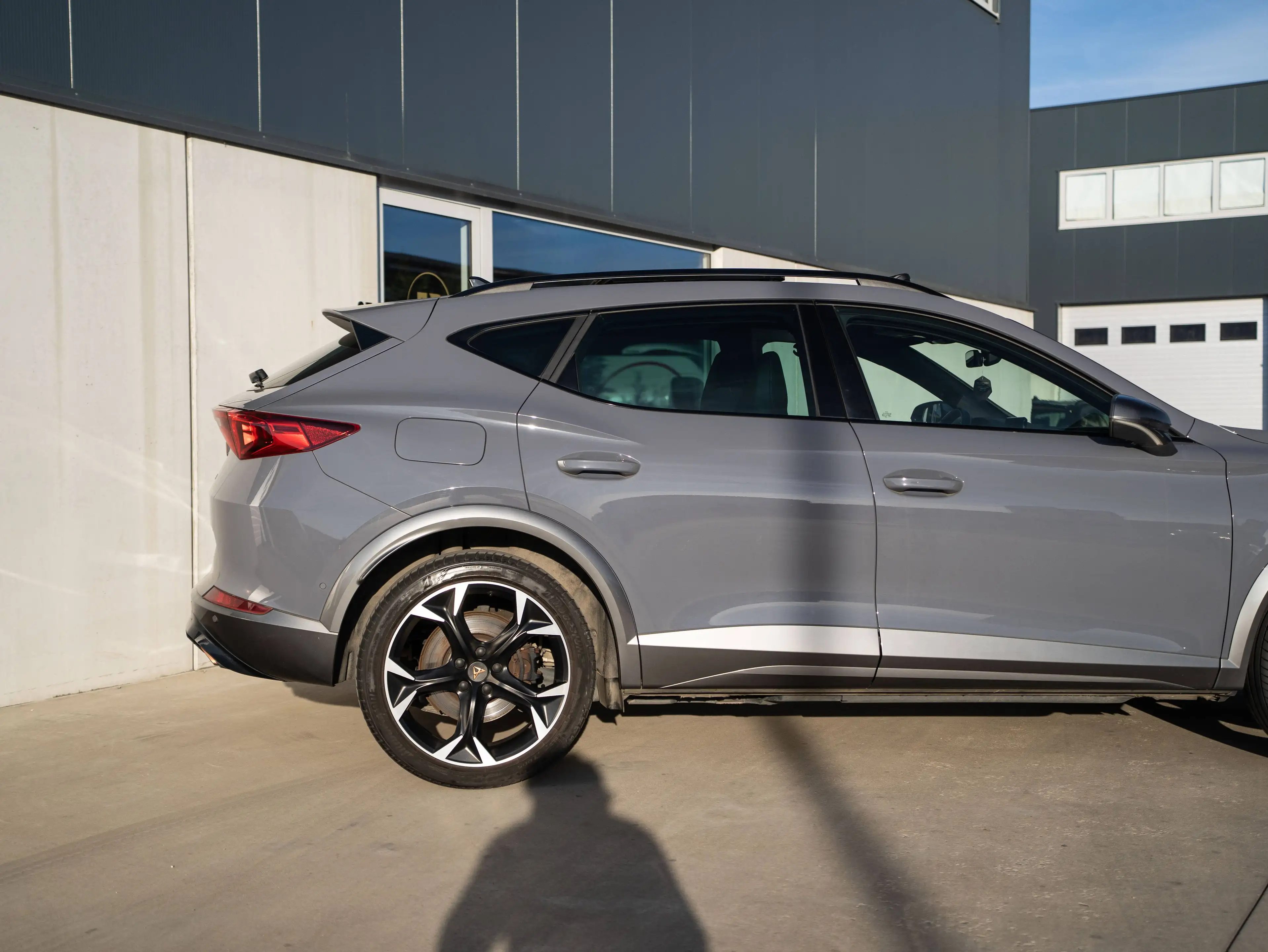 CUPRA Formentor VZ l PHEV l Pano l Electric Seats l Carplay l Keyless l Leather l XL Pack l (180 kW) — photo 9