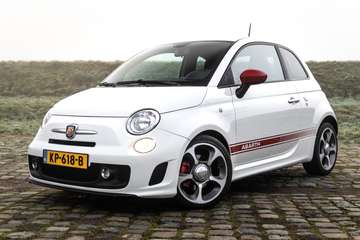 595 1.4 T-Jet Yamaha Factory Racing Edition / Car Play / Airco