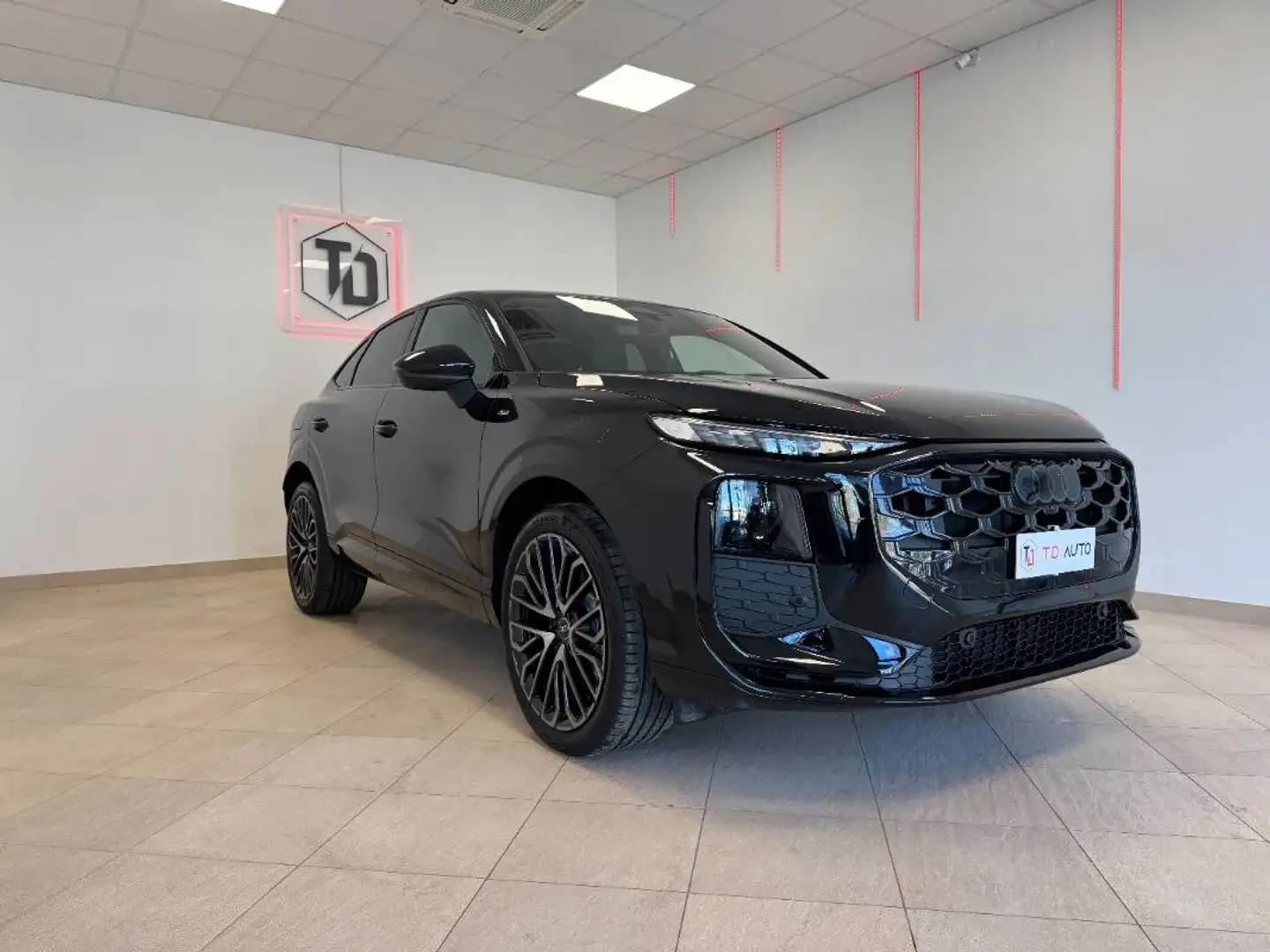 Audi Q3 Sportback TDI 150cv-S Line-Tetto-PRONTA CONSEGNA Schwarz - 1