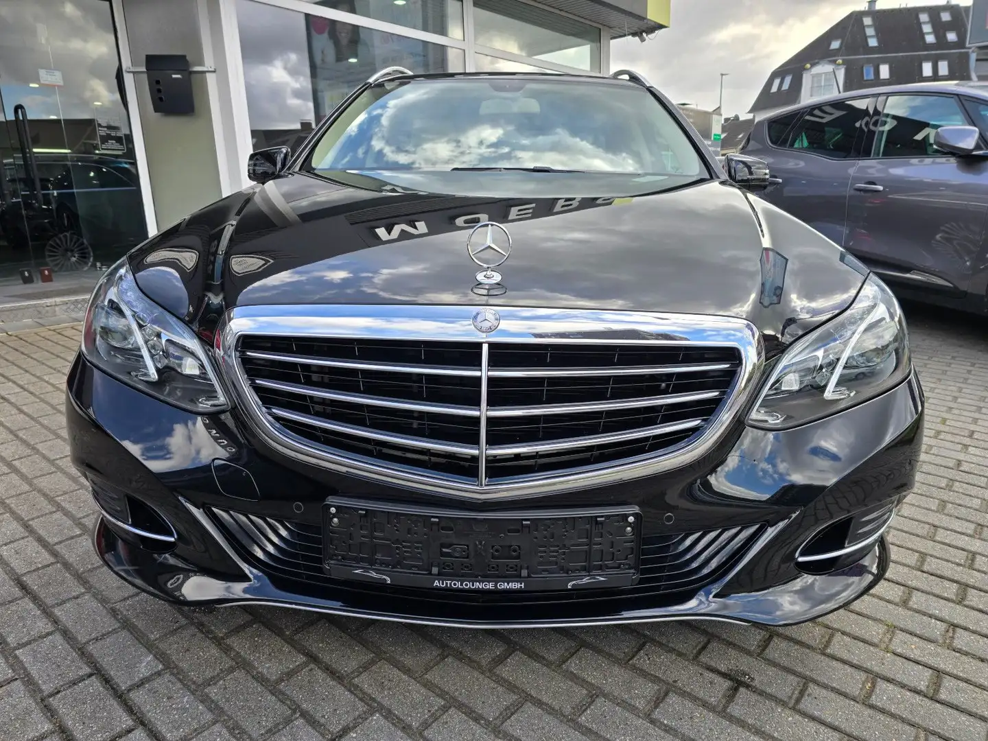 Mercedes-Benz E 200 CGI BlueEfficiency*Navi*LED*AktParkas.*TOP Zwart - 2