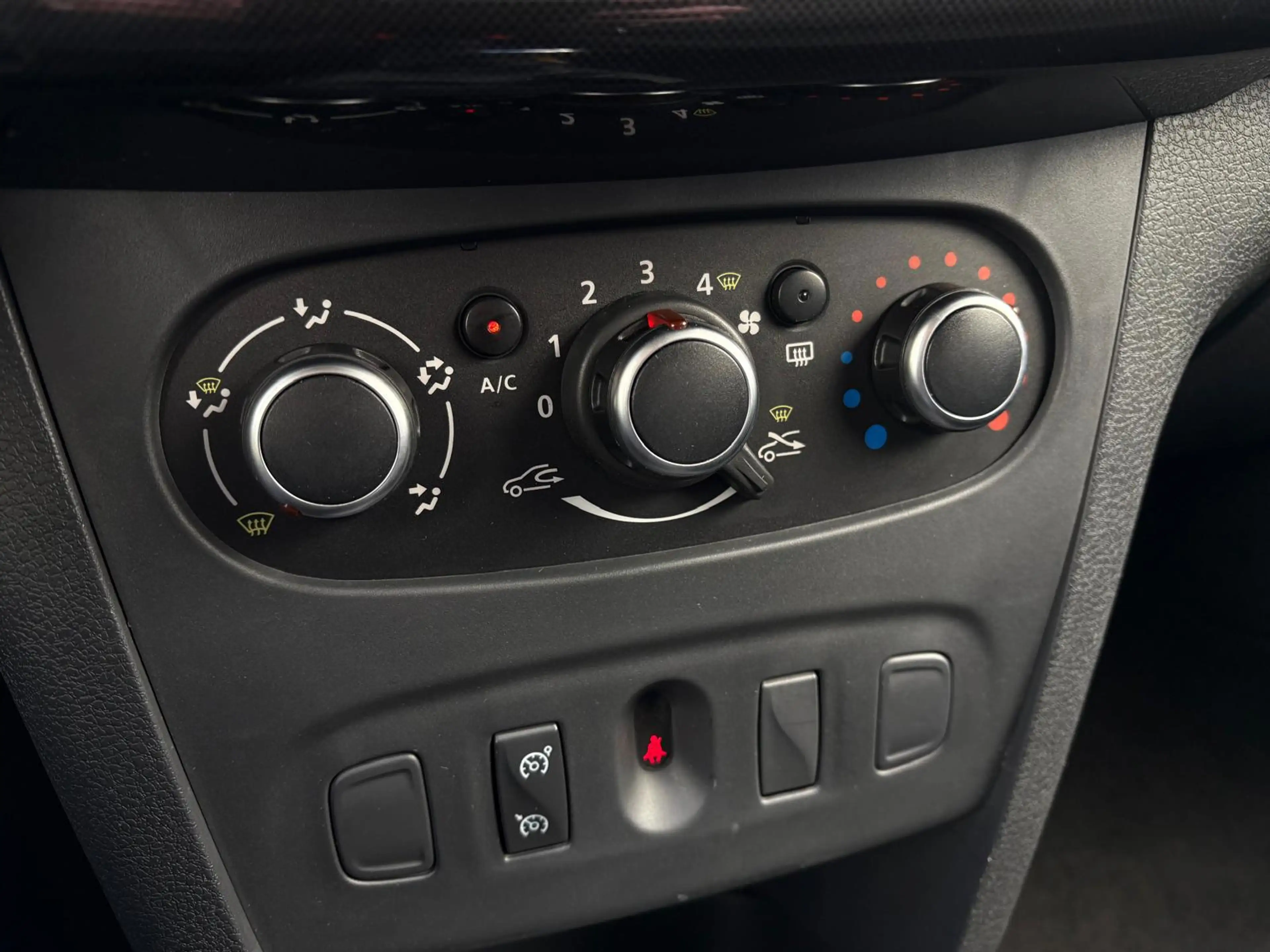 Dacia Logan MCV 0.9 TCe Laureate | Automaat | PDC | Cruise | A — photo 20