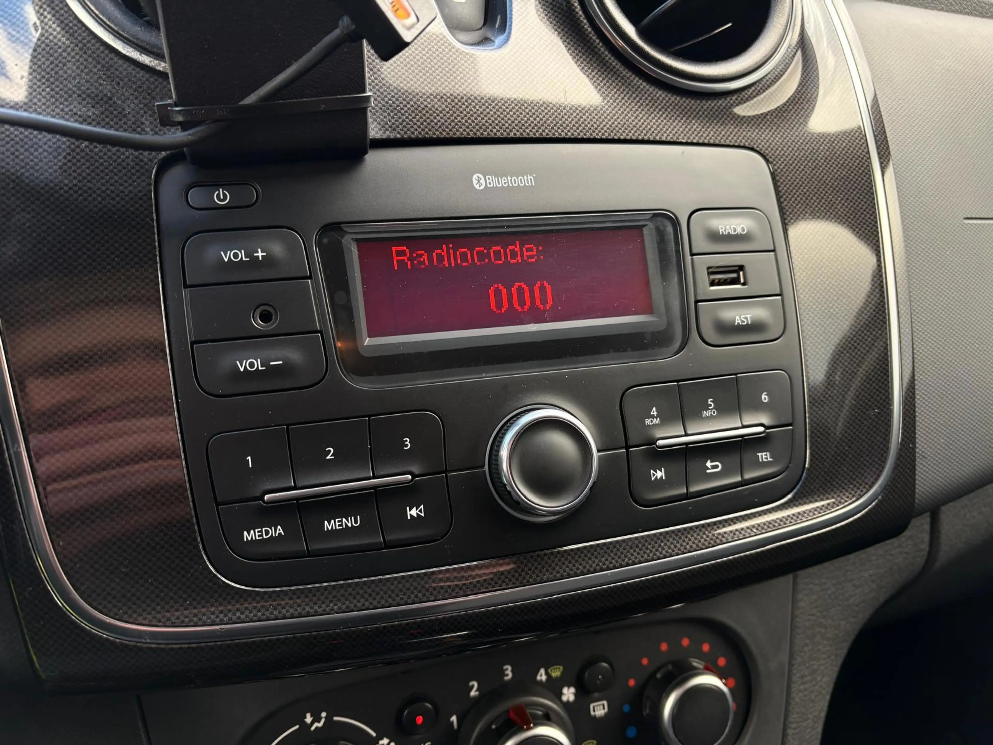 Dacia Logan MCV 0.9 TCe Laureate | Automaat | PDC | Cruise | A — photo 21