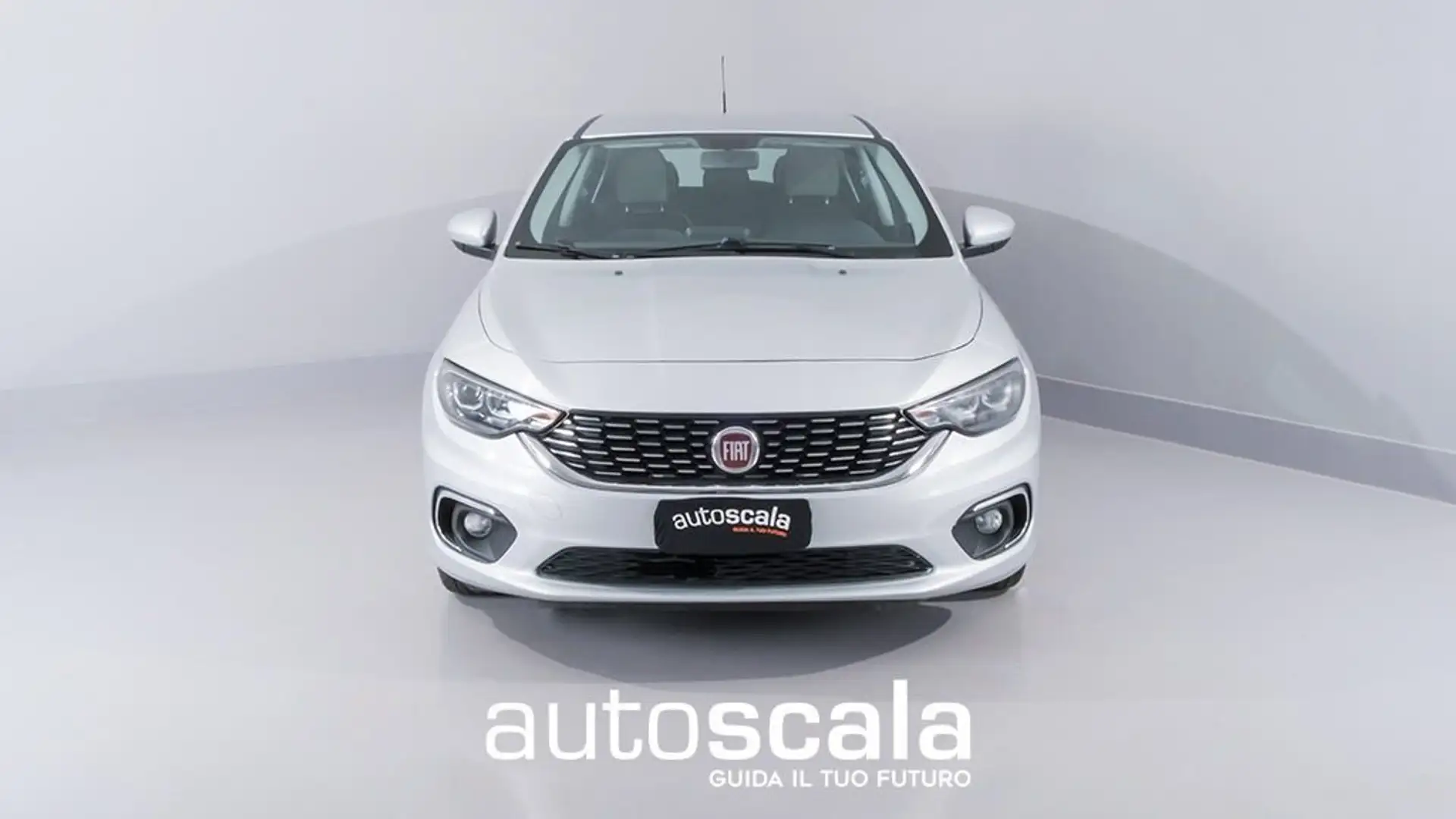 Fiat Tipo 1.6 Mjt S&S 5 porte Lounge Srebrny - 2