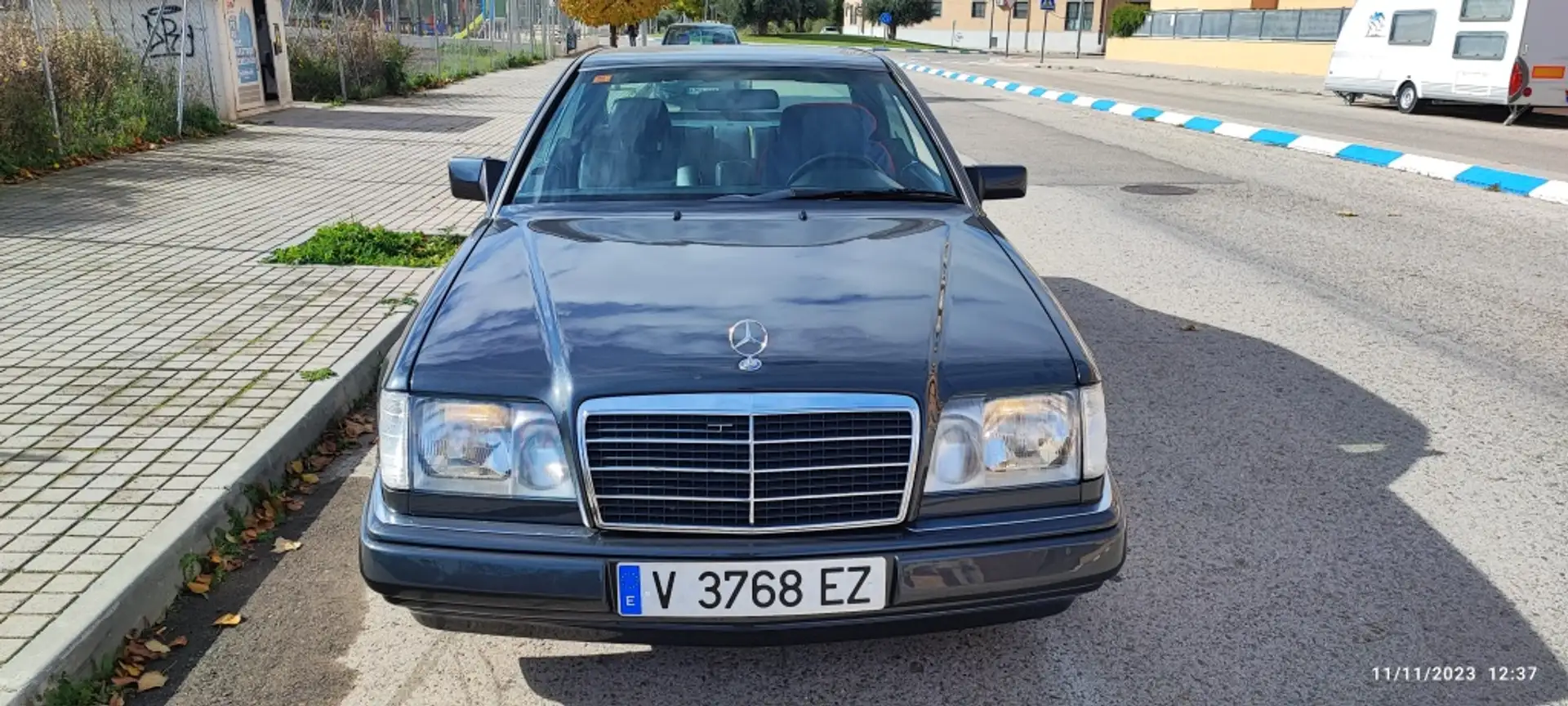 Mercedes-Benz E 320 Coupé Grijs - 2