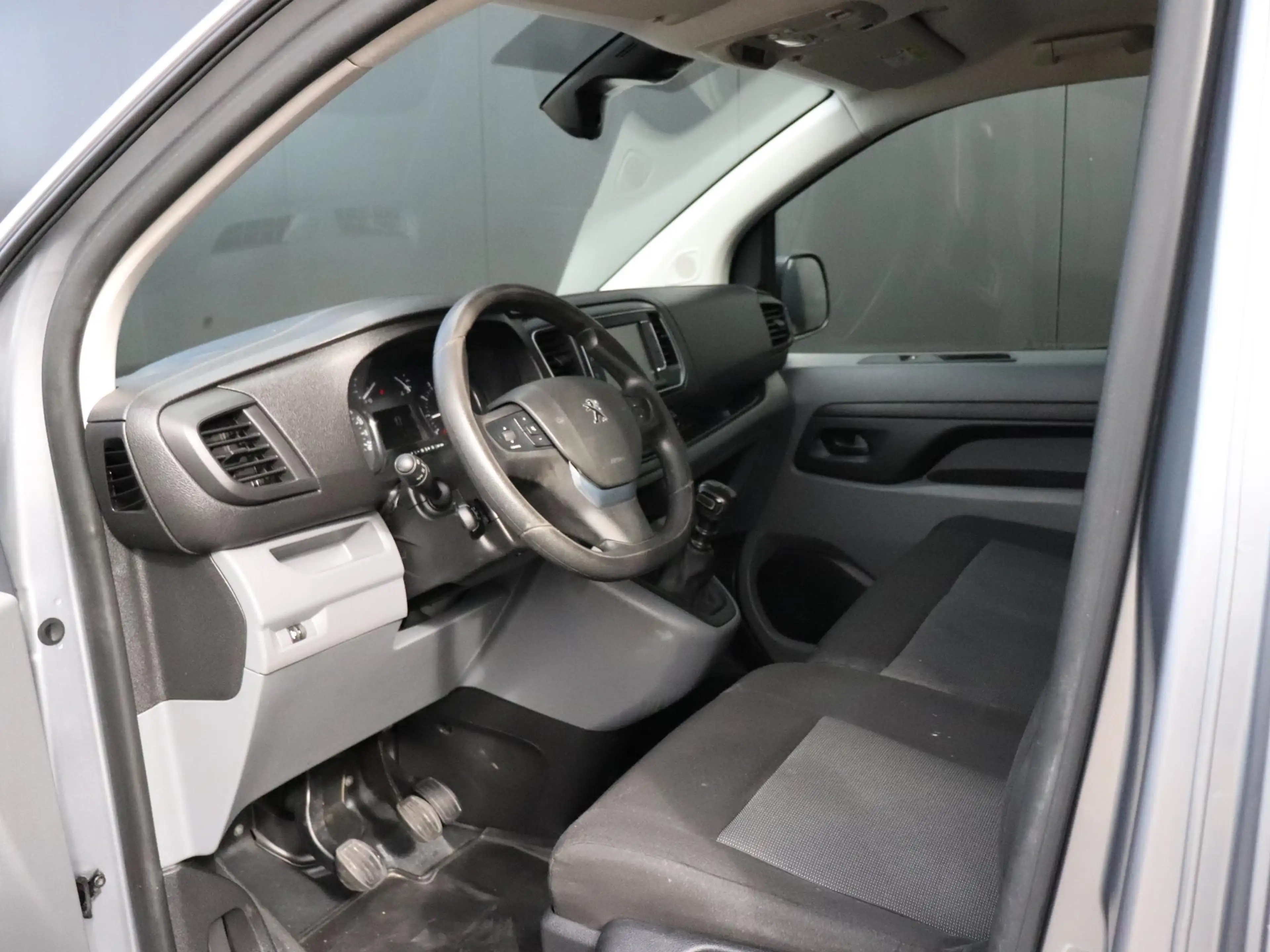Peugeot Expert 2.0 BlueHDI 145 Standard Premium | TREKHAAK | PDC — photo 10