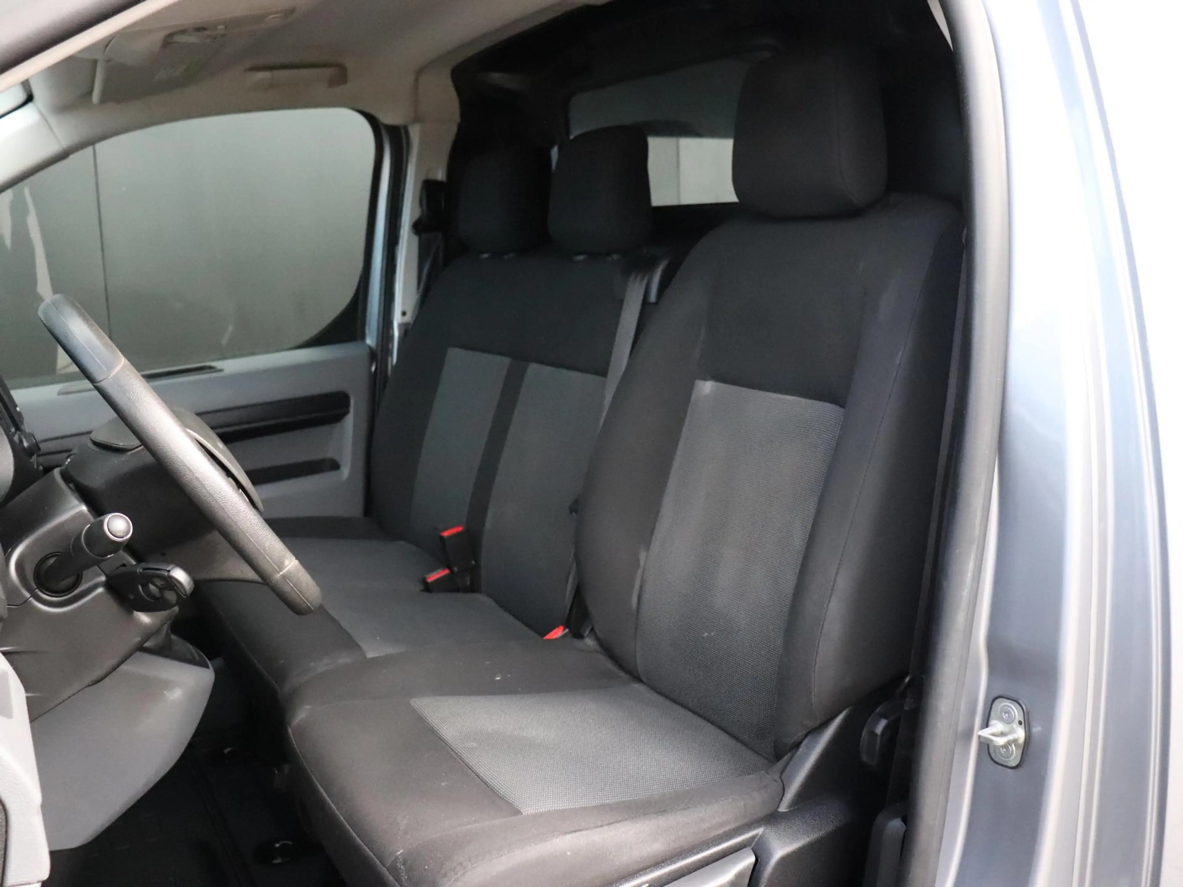 Peugeot Expert 2.0 BlueHDI 145 Standard Premium | TREKHAAK | PDC — photo 11