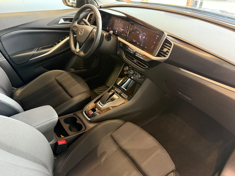 Opel Grandland 1.6 Turbo GS Line LED+Navi+SHZ+2xKlima — photo 14