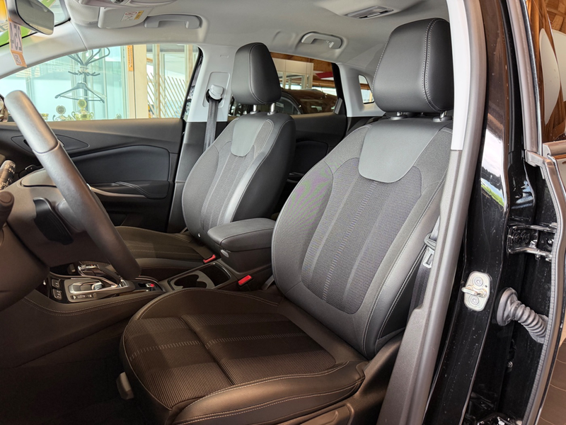Opel Grandland 1.6 Turbo GS Line LED+Navi+SHZ+2xKlima — photo 13