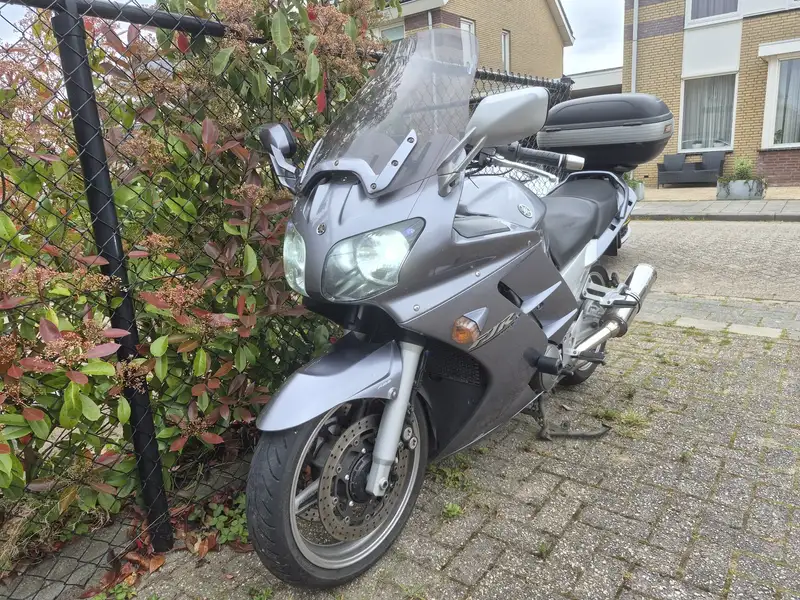 Yamaha FJR 1300 - foto 2