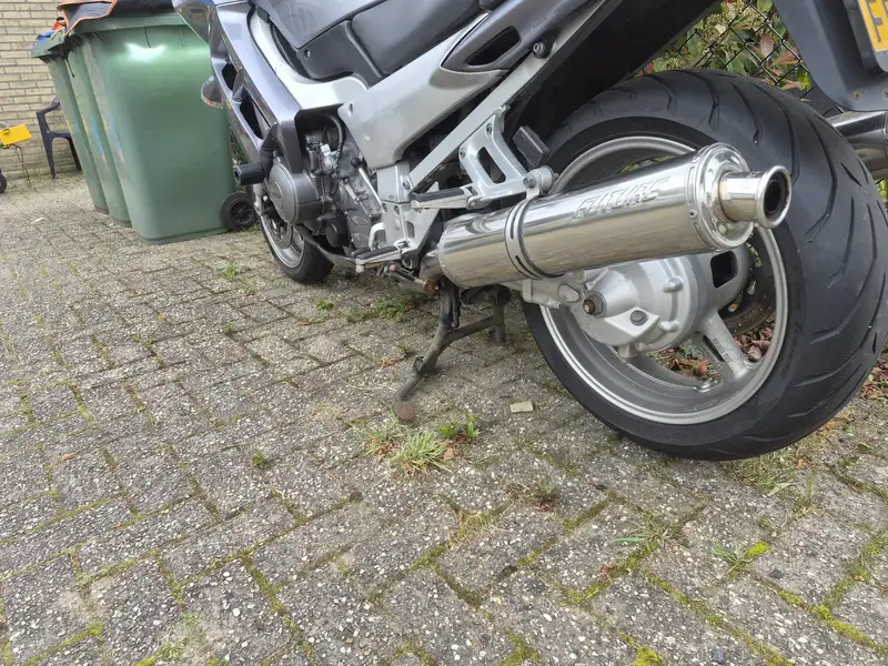 Yamaha FJR 1300 - foto 3