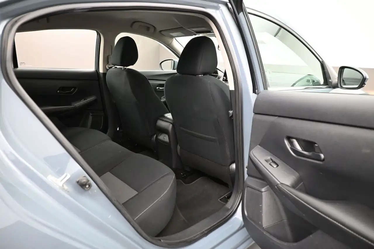 Nissan Sentra снимка Nissan Sentra