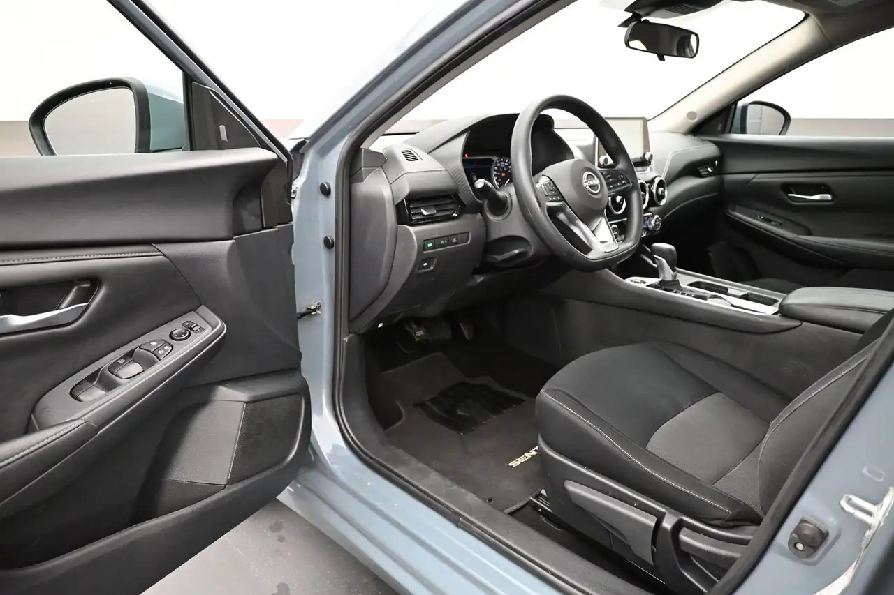 Nissan Sentra снимка Nissan Sentra