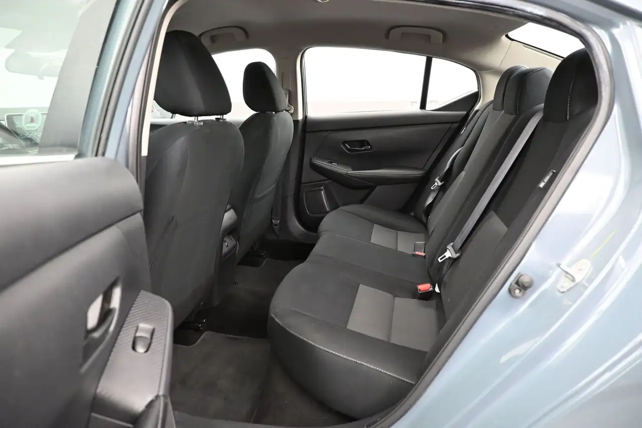 Nissan Sentra снимка Nissan Sentra