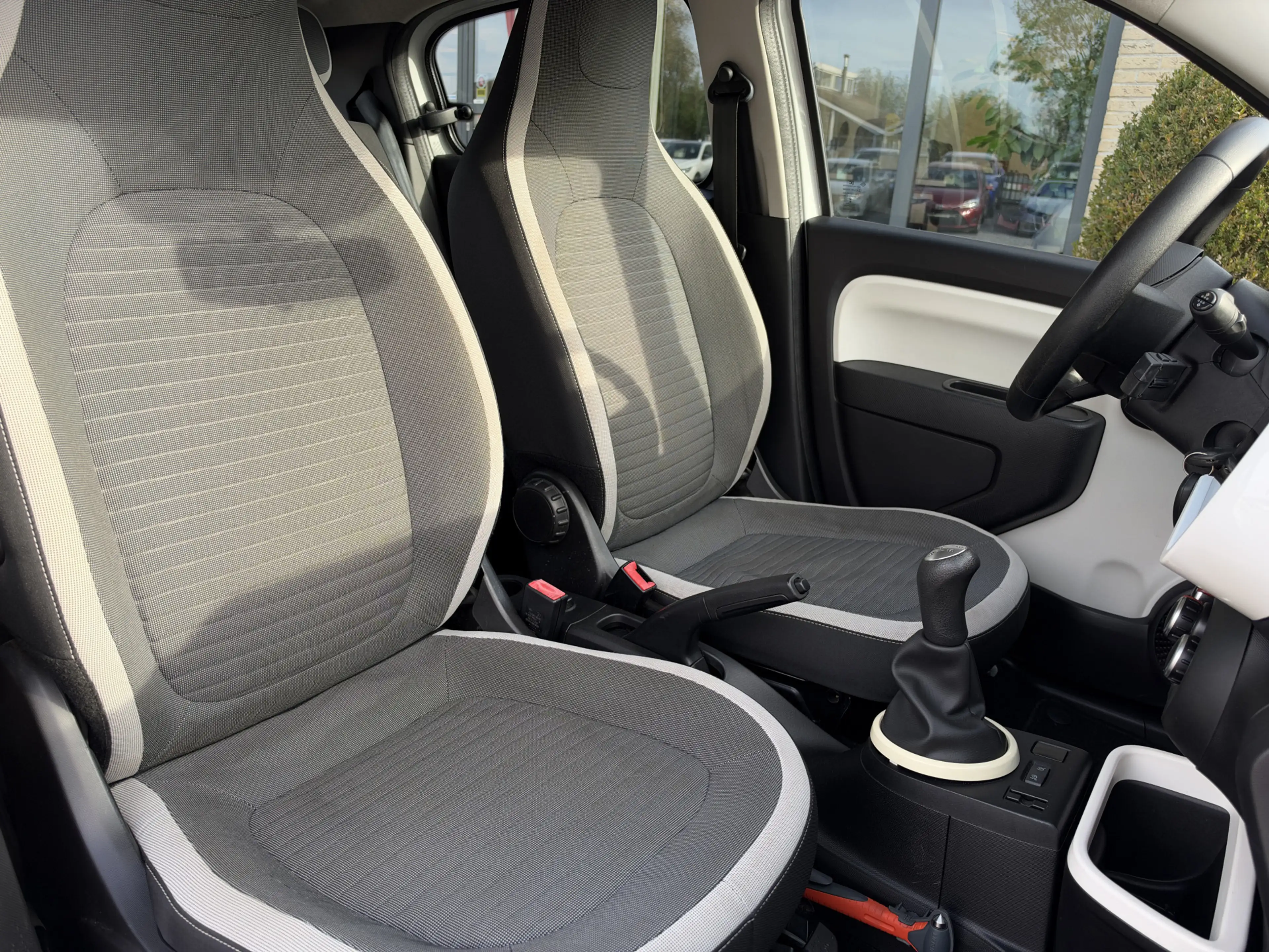 Renault Twingo 1.0 SCe Expression Carplay / Android / Cruise cont — photo 23