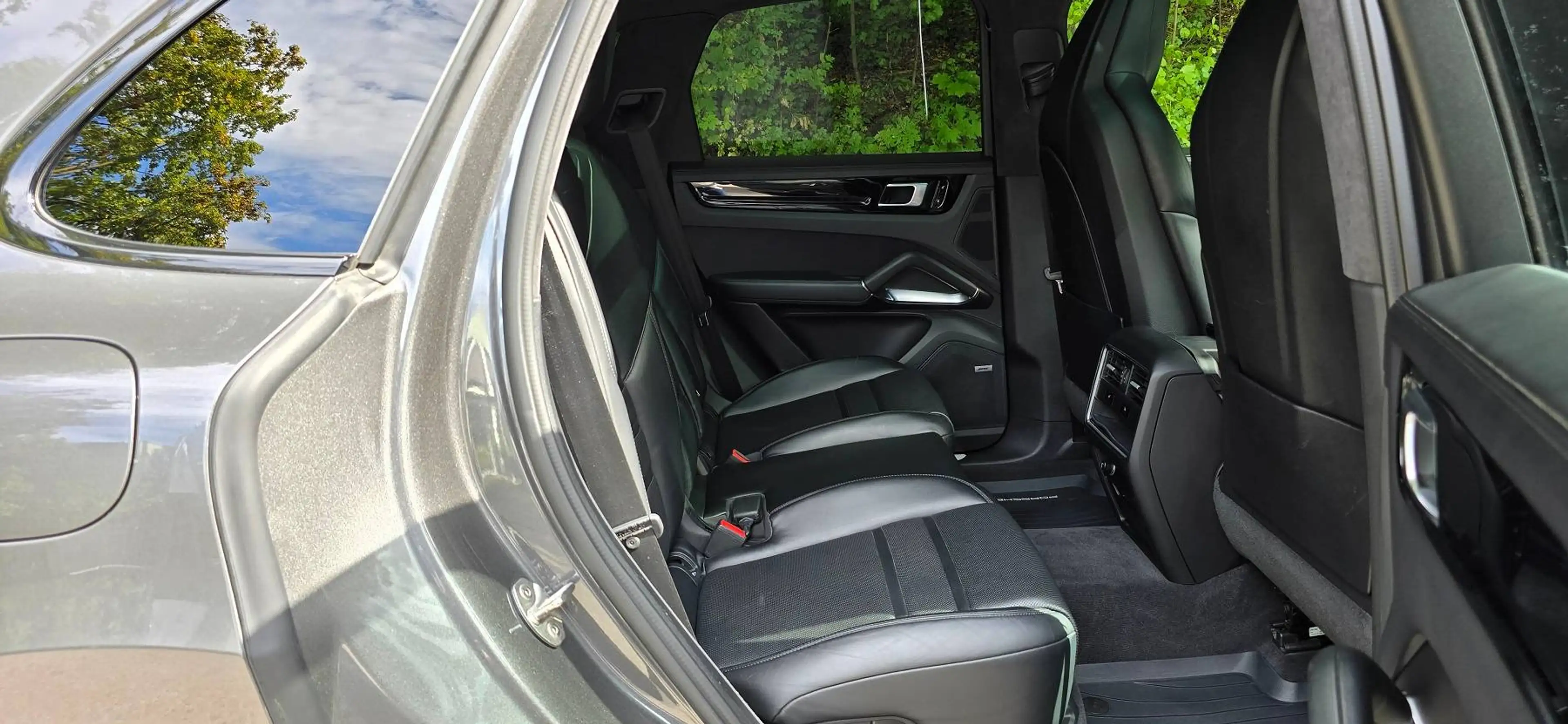 Porsche Cayenne Cayenne Turbo*Panorama*Matrix*Luft*Chrono* — photo 11