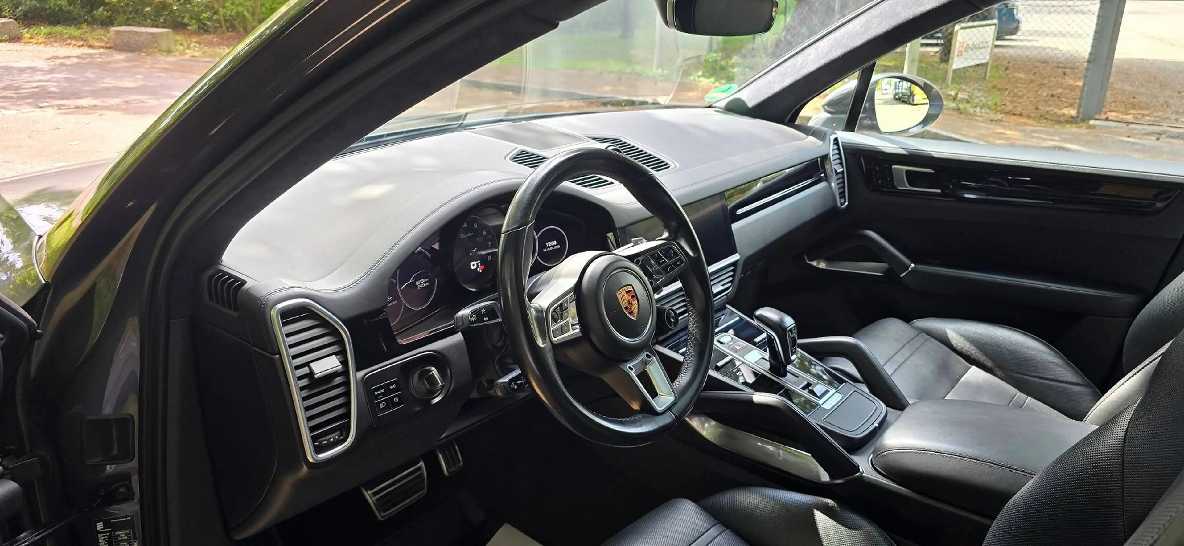 Porsche Cayenne Cayenne Turbo*Panorama*Matrix*Luft*Chrono* — photo 8