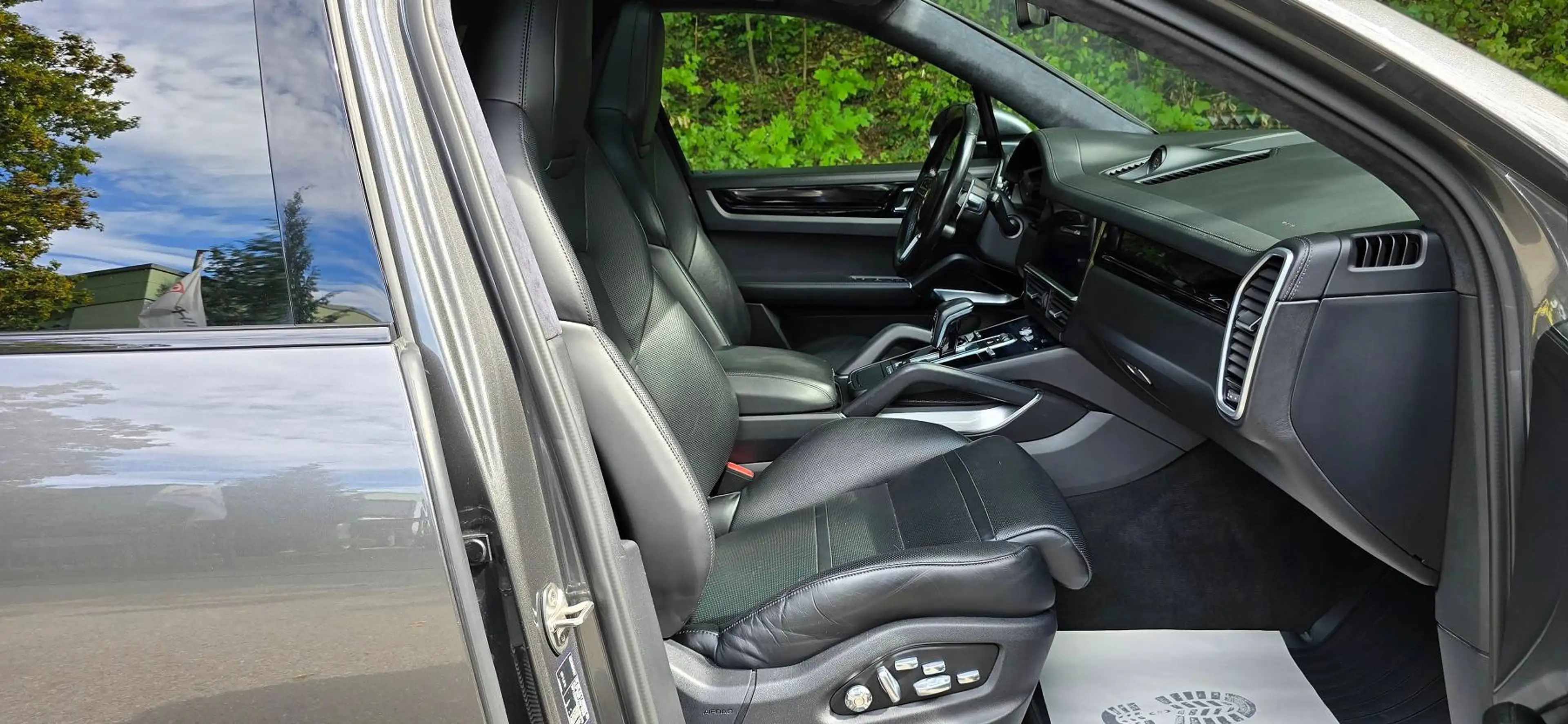 Porsche Cayenne Cayenne Turbo*Panorama*Matrix*Luft*Chrono* — photo 10