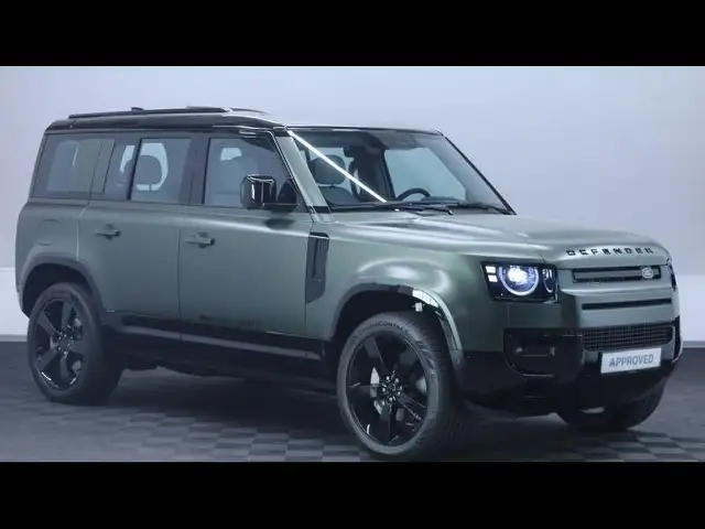 Land Rover Defender view 3