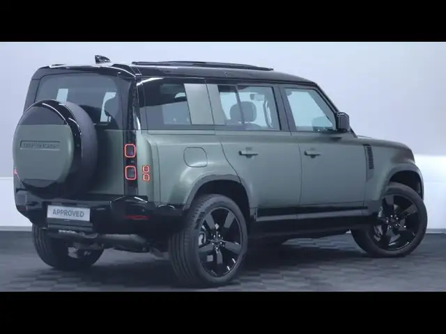 Land Rover Defender view 5