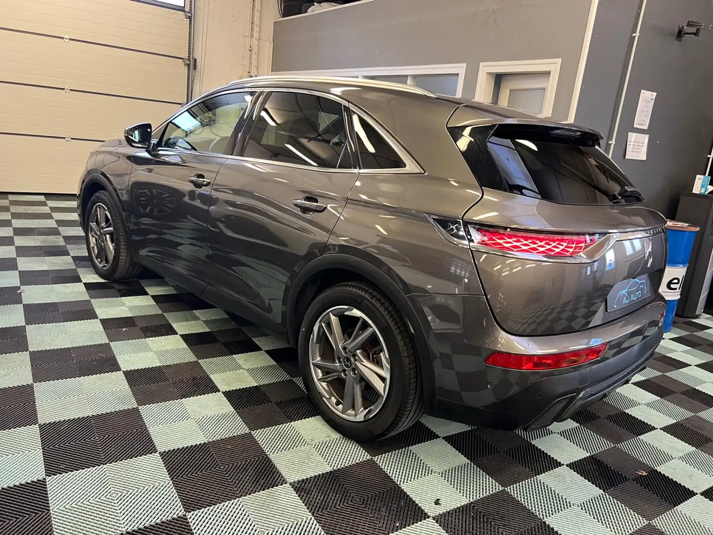 DS Automobiles DS 7 CROSSBACK 1.5 BLUEHDI 130 SO CHIC AUTOMATIQUE Gris - 2