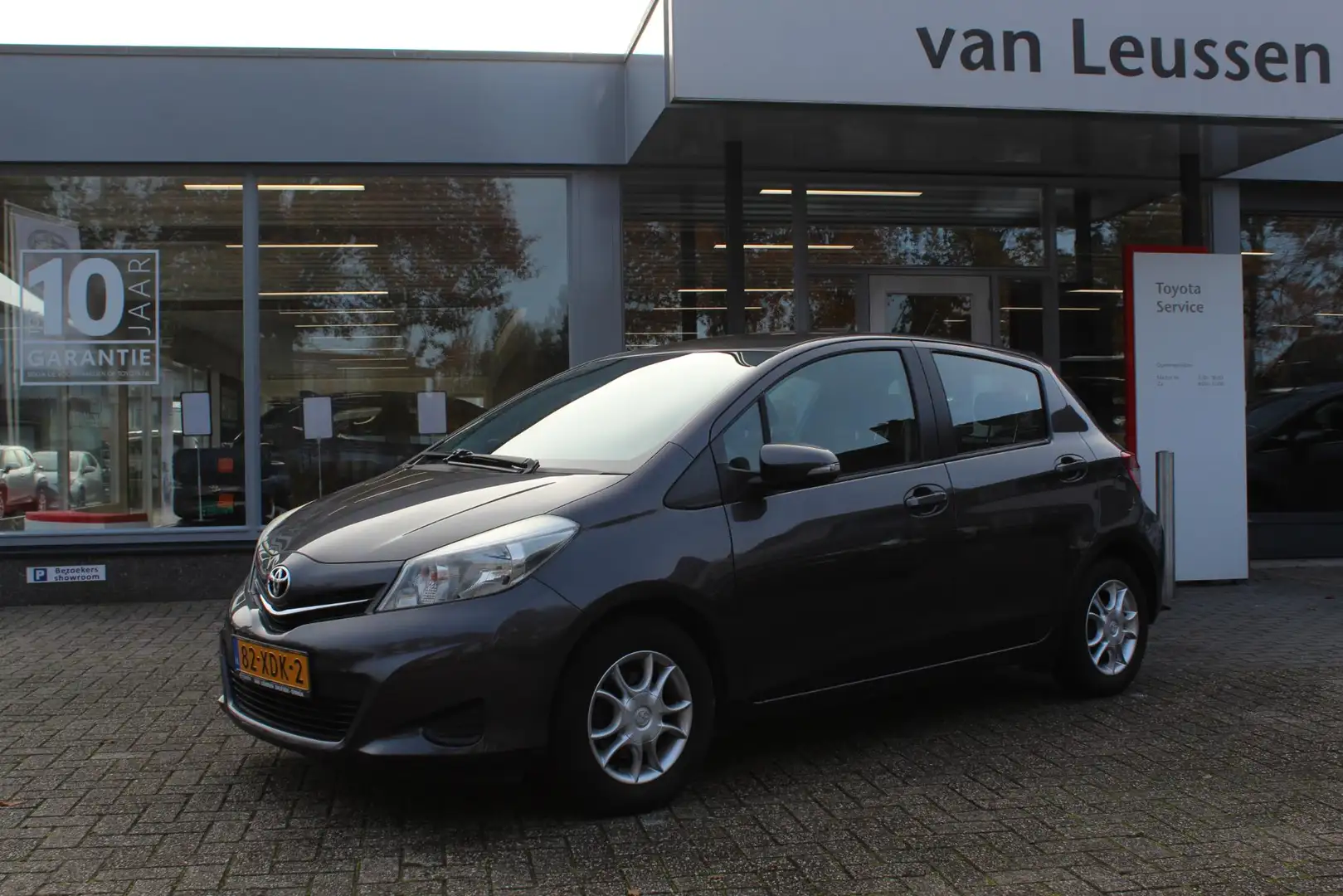 Toyota Yaris 5-DEURS ASPIRATION CAMERA CLIMA EL-RAMEN & SPIEGEL Gris - 1