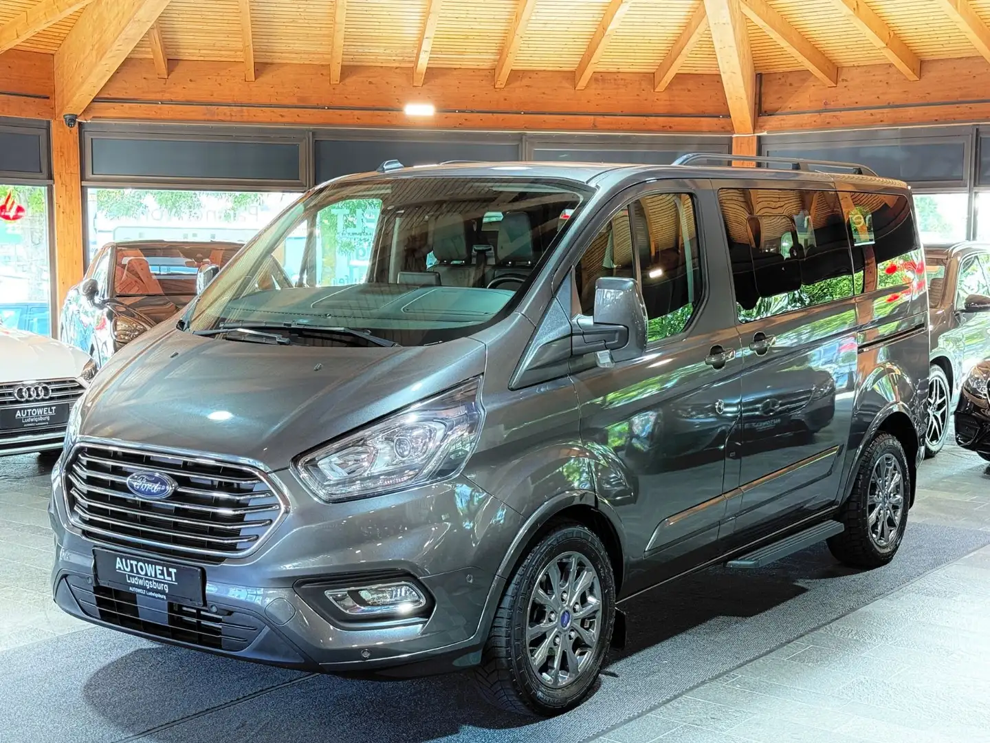 Ford Tourneo Custom L1 Titanium 9-SITZER-NAVI-LEDER Grau - 1
