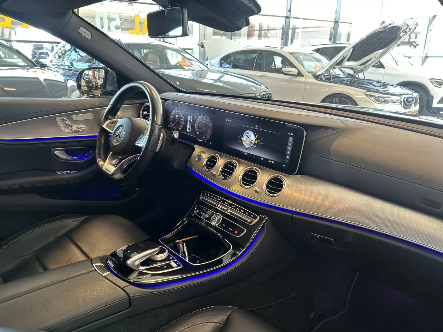 Mercedes-Benz E 250 Premium Plus AMG | E43 uitgevoerd | Panoramadak | Grijs - 2