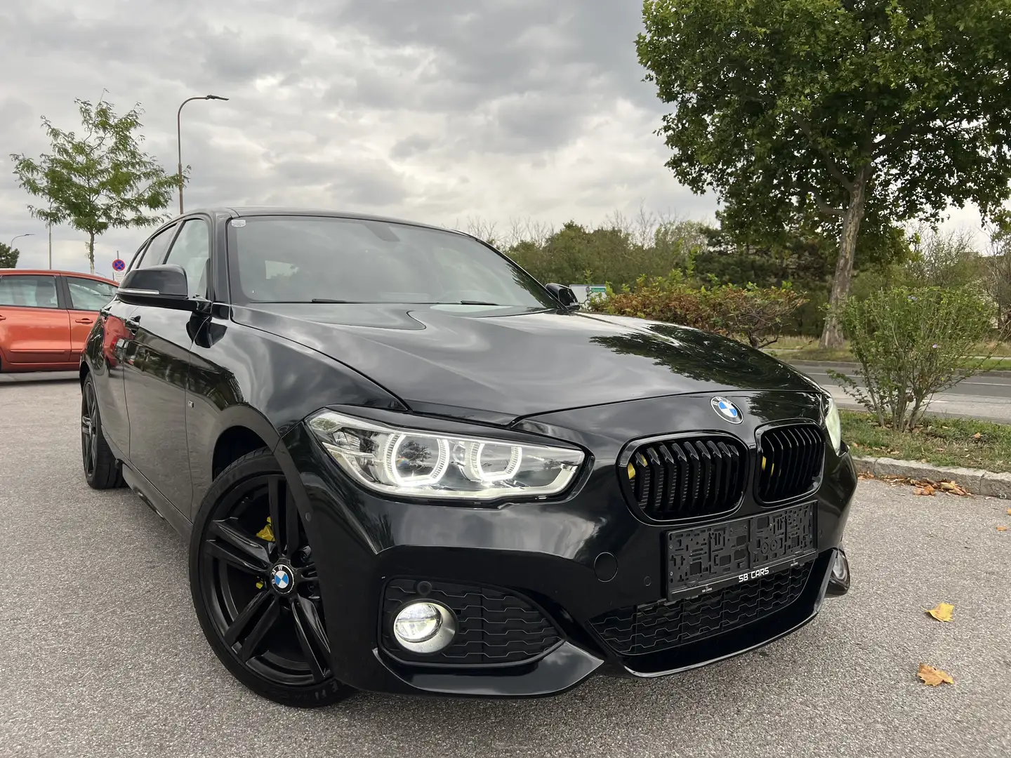 BMW 118 118d M Sport Aut. Schwarz - 2