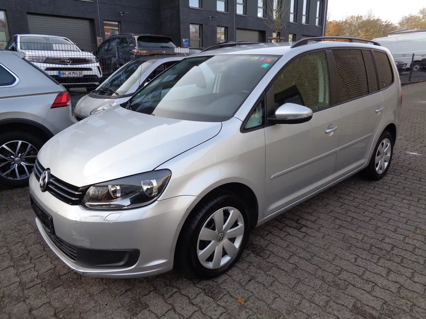 Volkswagen Touran 1.6 TDI Comfortline *7 Sitze* Silber - 1