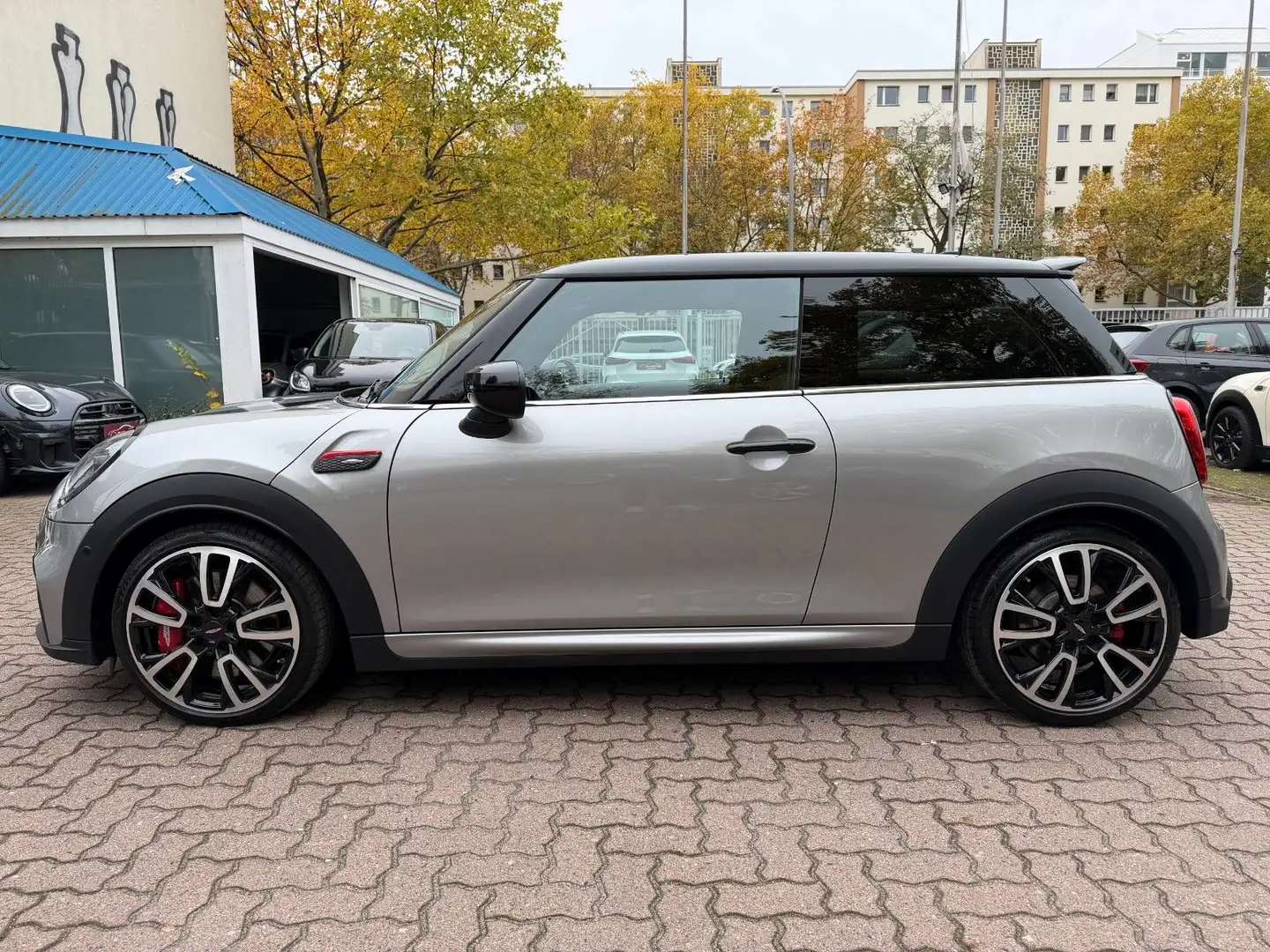 MINI John Cooper Works JohnCooperWorks Trim Aut*LEDER*e.SD*HuD*H/K*KAM Silber - 2