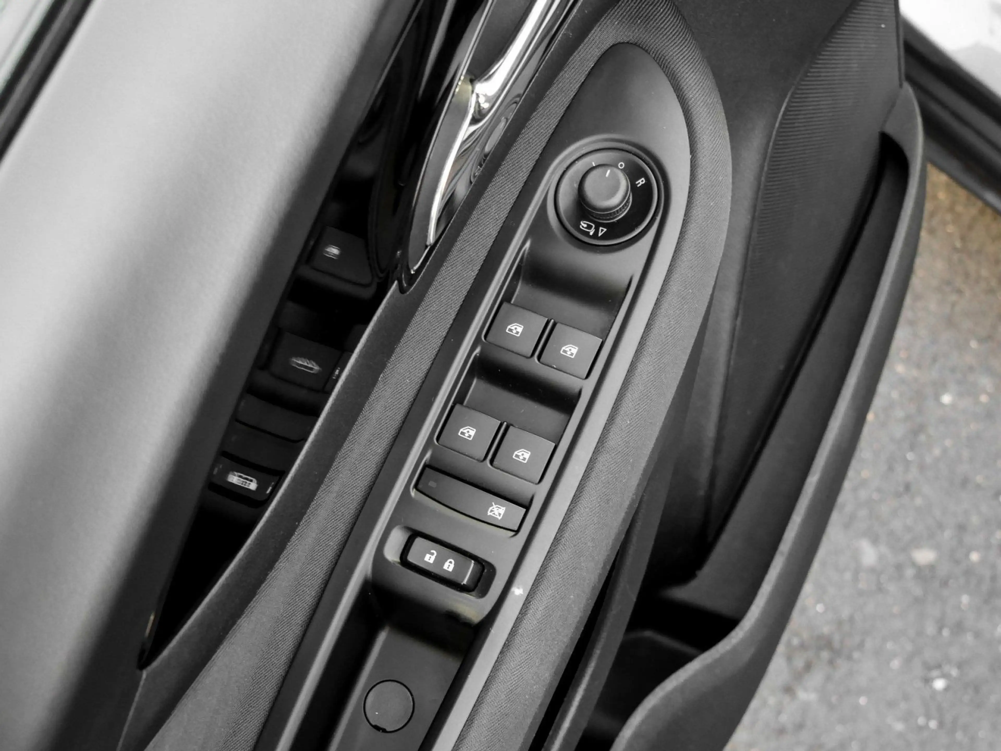 Opel Mokka X Active Automatik*AHK*Kamera*PDC*SHZ*LHZ* — photo 12