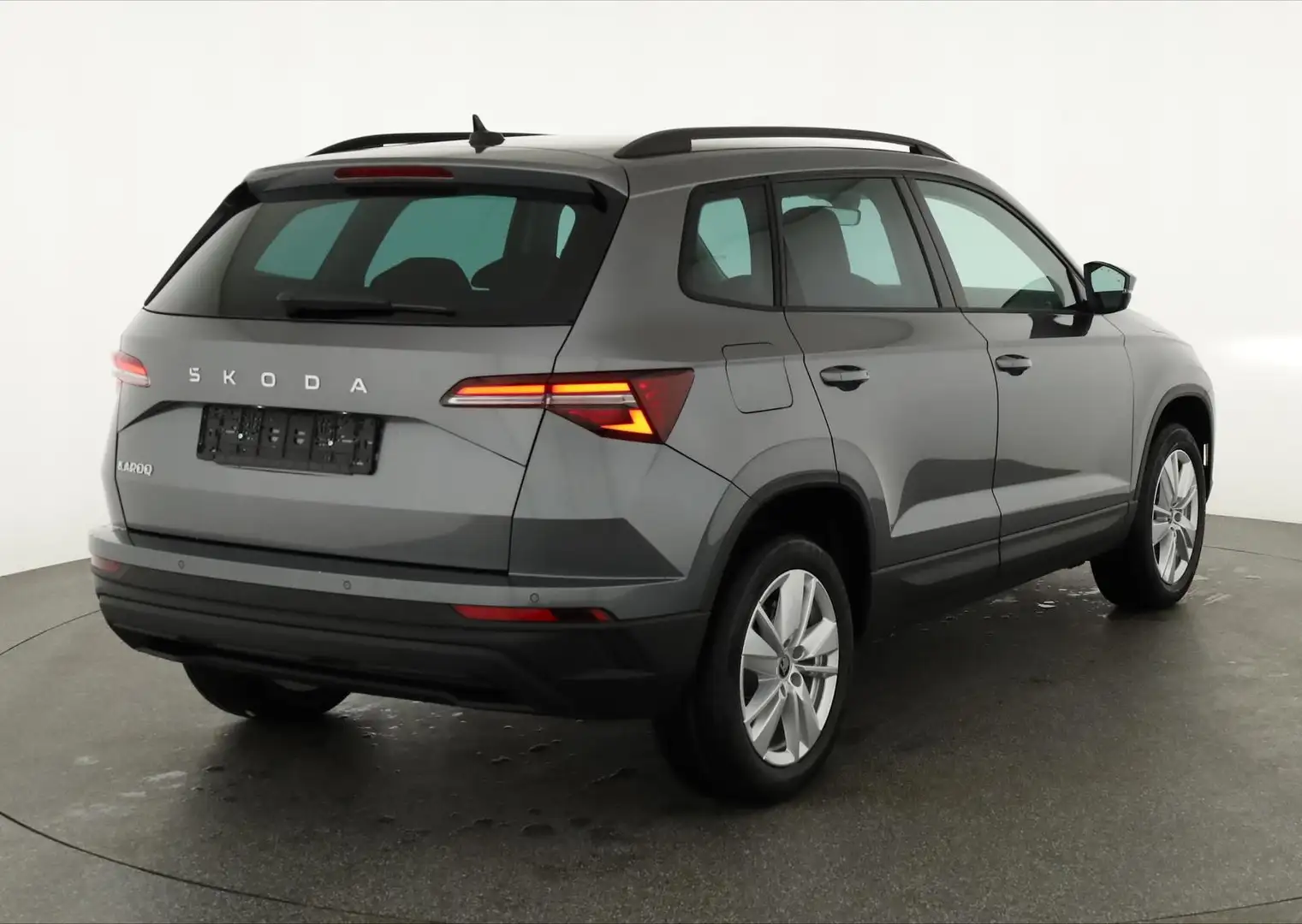 Skoda Karoq 1.5 TSI DSG 130 Jahre, AHK, el. Klappe, Kamera,... Grau - 2