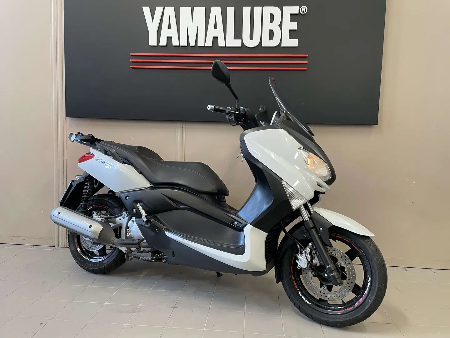 Yamaha X-Max 250 Bianco - 1