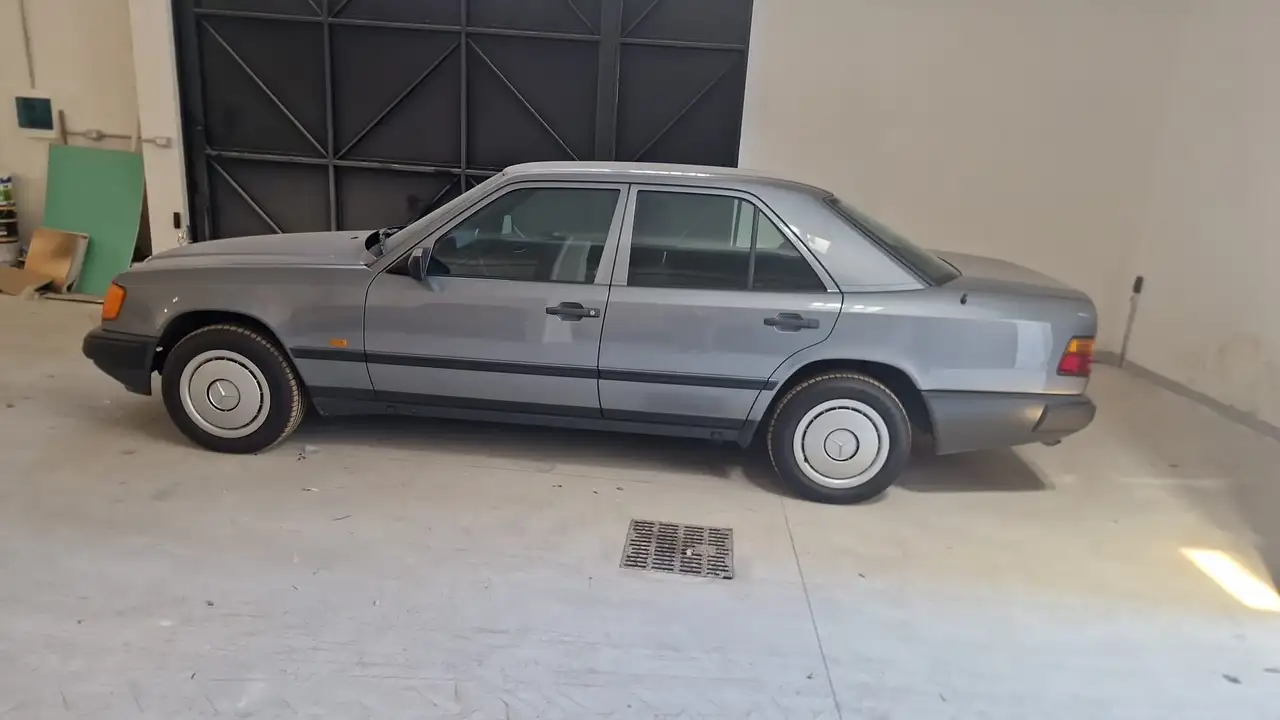 Mercedes-Benz E 200 (124) Sportline, foto 2