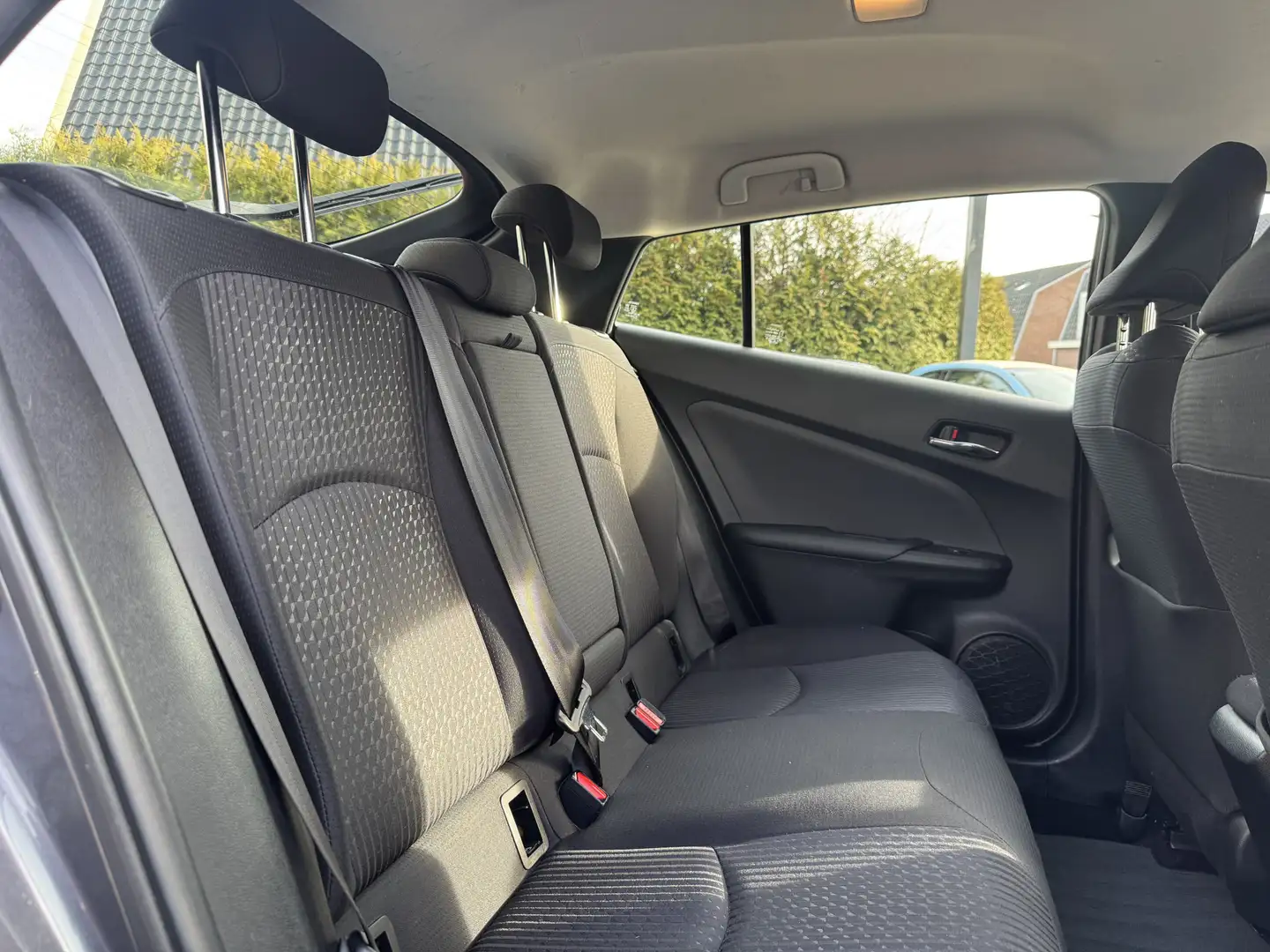 Toyota Prius 1.8 Hybrid Dynamic, Clima | Camera | JBL Gris - 2