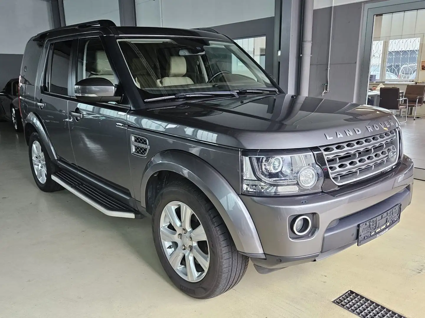 Land Rover Discovery 3.0 V6 Supercharged 7-Sitzer+Pano+LHZ. Gris - 1