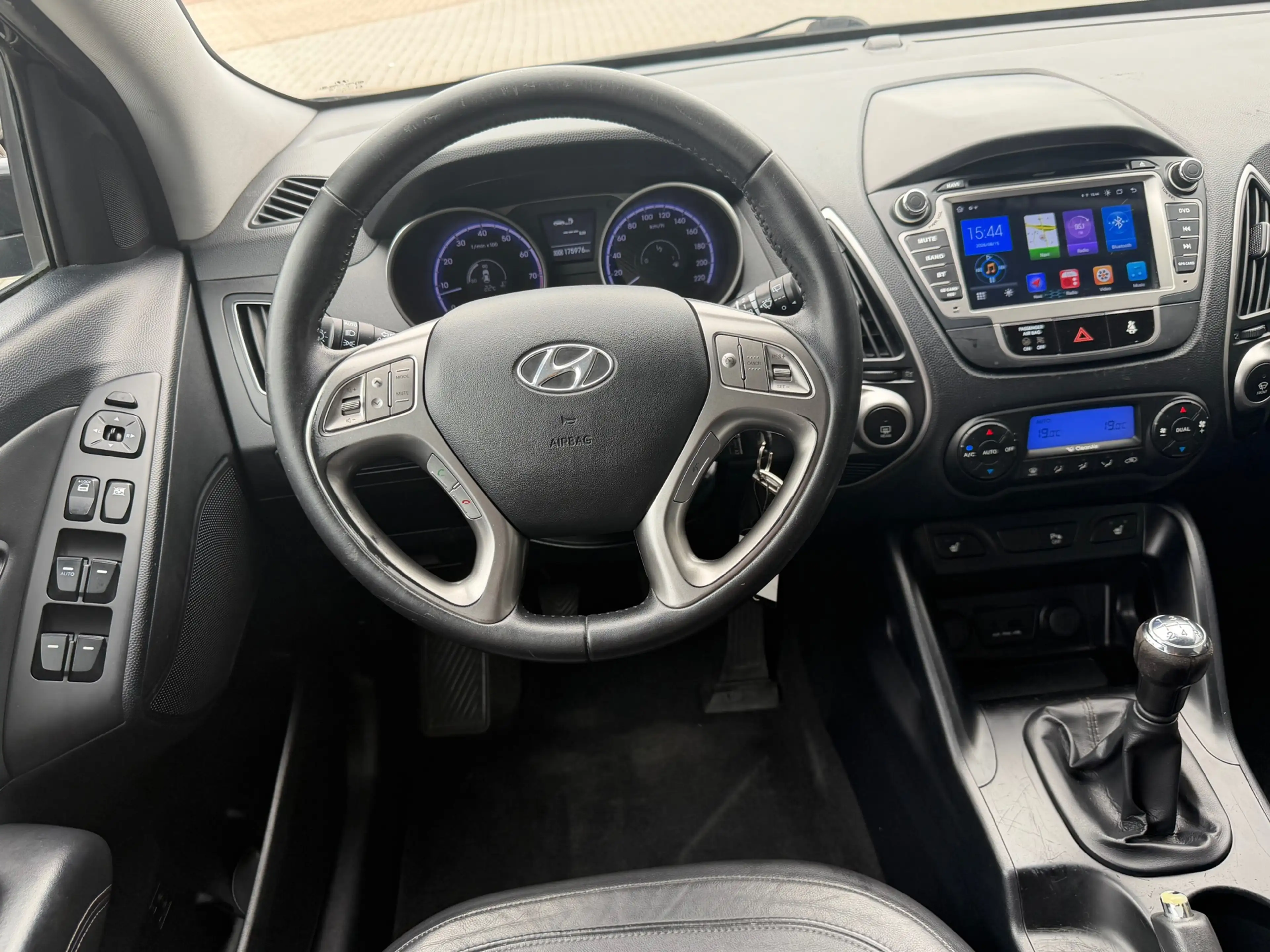 Hyundai iX35 2.0i Style - Black Pearl - Leder/Multimedia/Trekha — photo 34