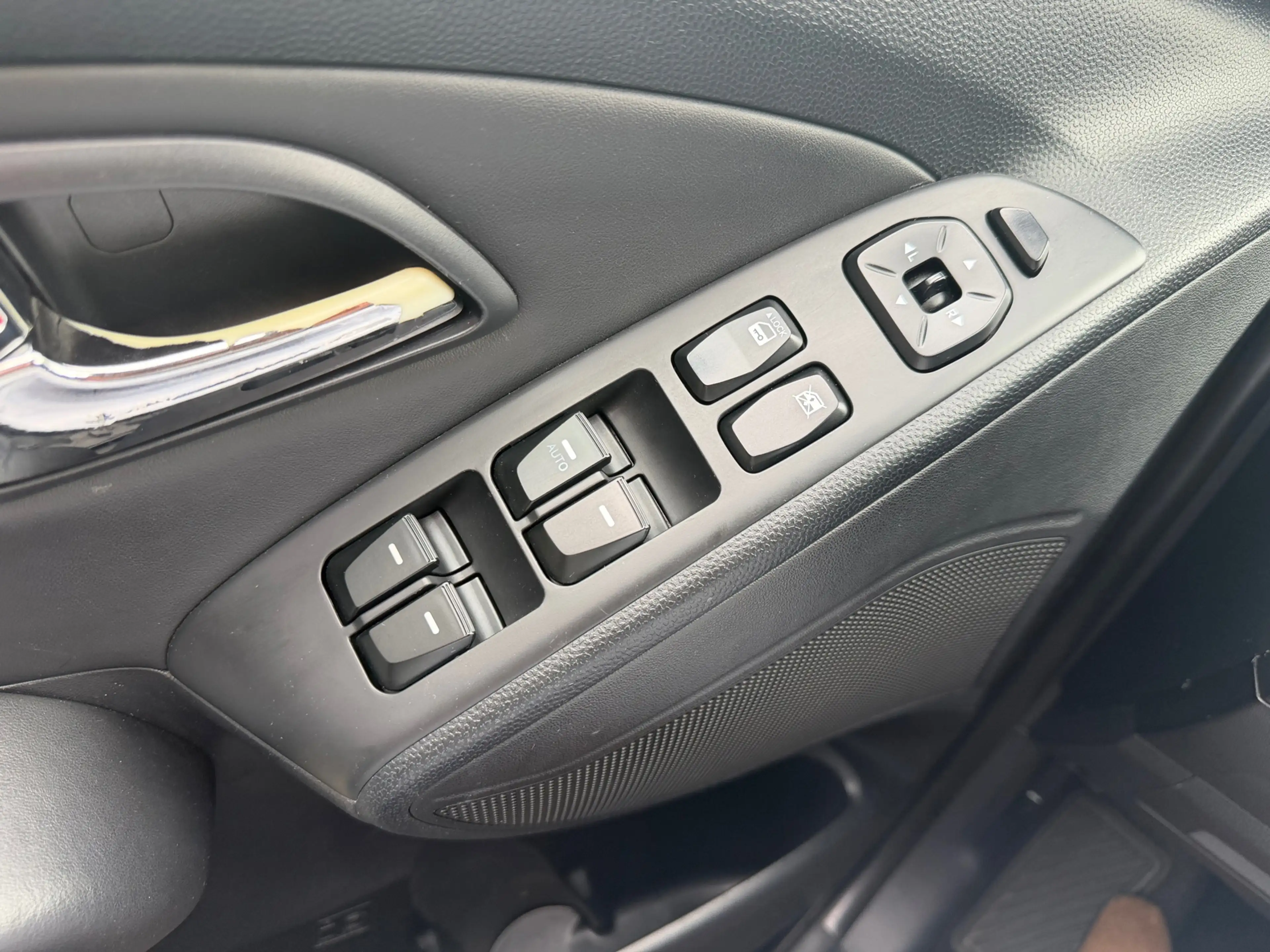 Hyundai iX35 2.0i Style - Black Pearl - Leder/Multimedia/Trekha — photo 19