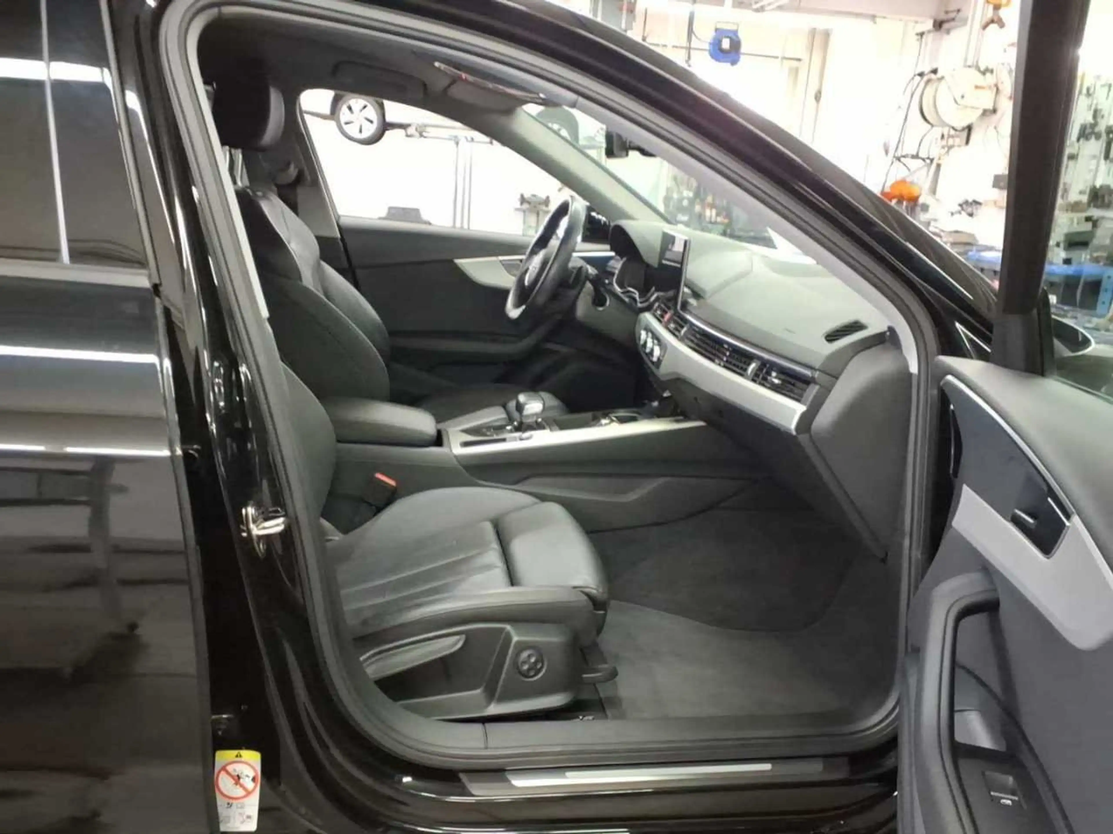 Audi A4 35 2.0 TDI Avant basis Virtual AHK SpoSi El.Heckkl — photo 9