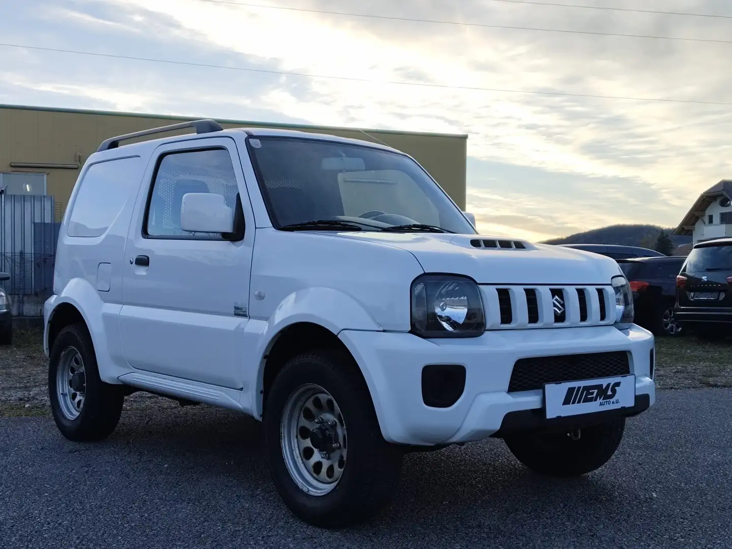 Suzuki Jimny *PICKERL**ALLRAD*SITZHEIZUNG*18tkm* Weiß - 2