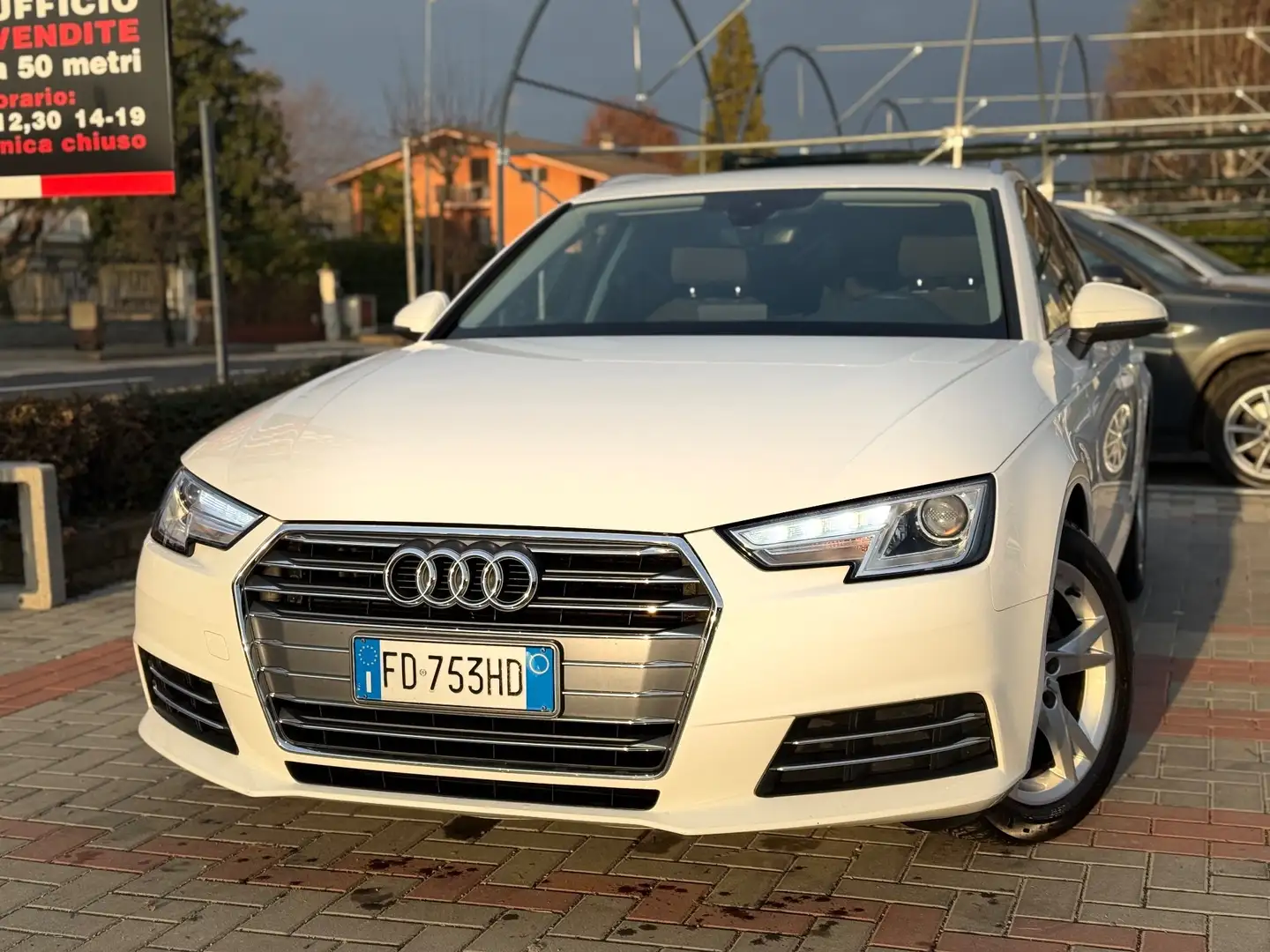 Audi A4 A4 Avant 2.0 TDI 150 CV ultra S tronic Sport Bianco - 1