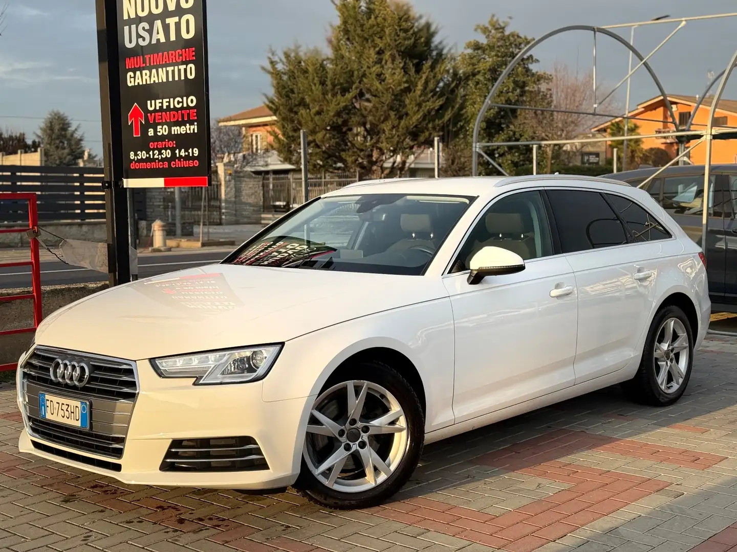Audi A4 A4 Avant 2.0 TDI 150 CV ultra S tronic Sport Bianco - 2