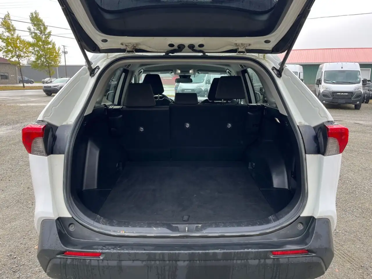 Toyota RAV 4 снимка Toyota RAV 4