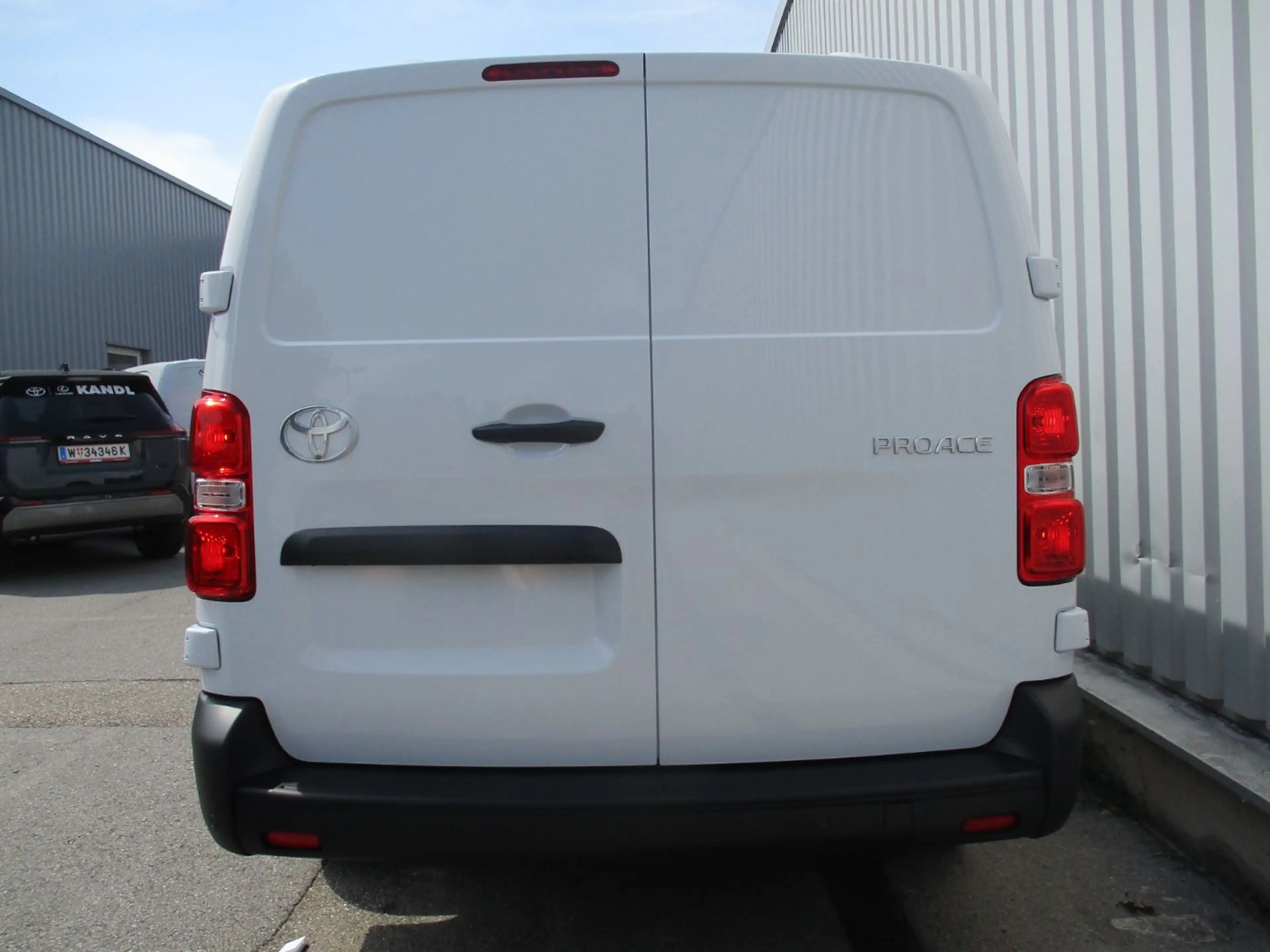 Toyota Proace Kasten 2.2 D-4D L2 Kasten Meister SHZ+PDC — photo 5