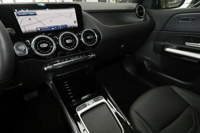Mercedes-Benz B-Class view 10