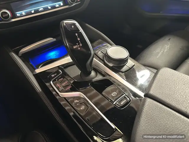 BMW 5 Series view 7