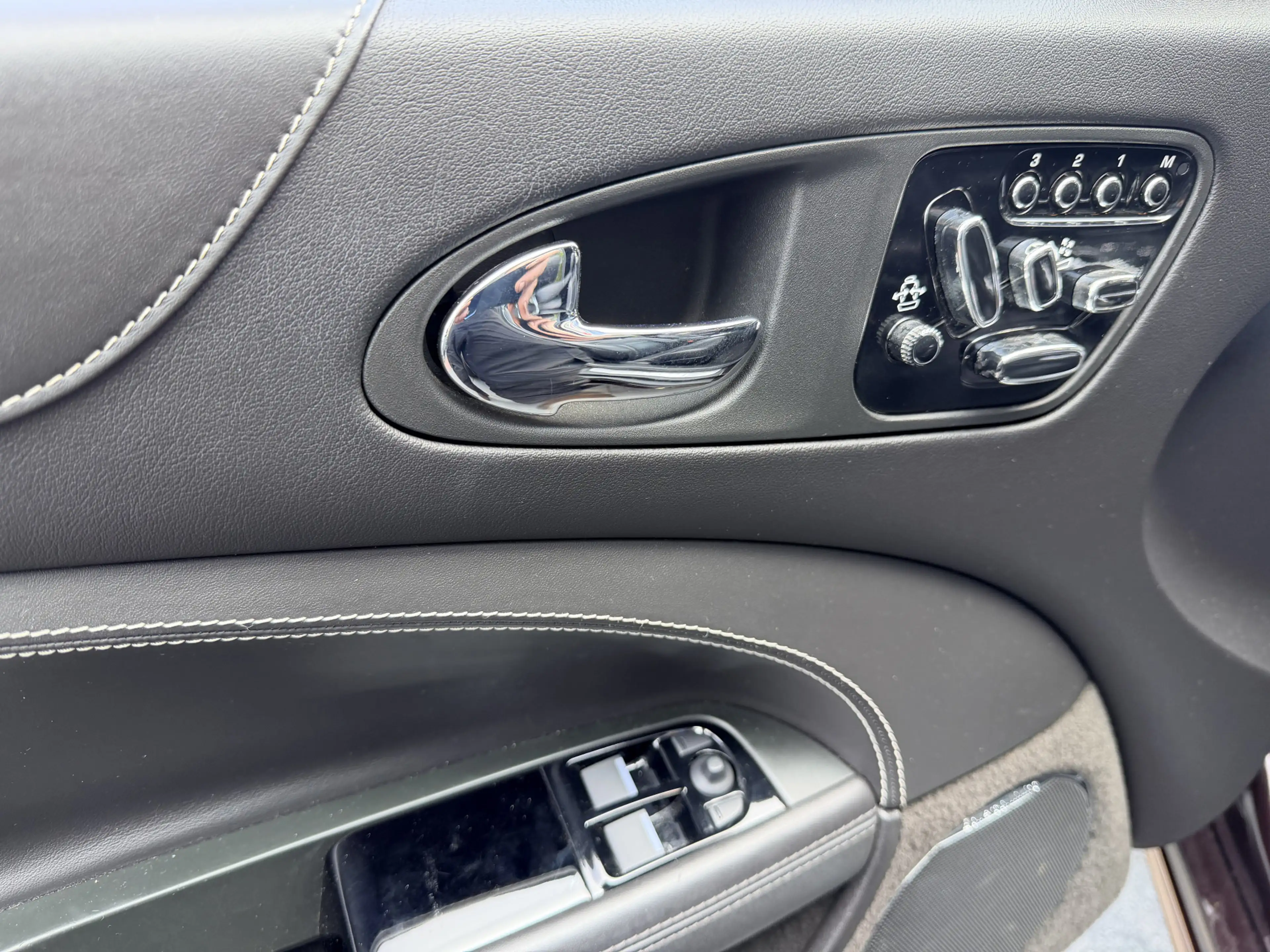 Jaguar XK 5.0 V8 Convertible Portfolio — photo 15