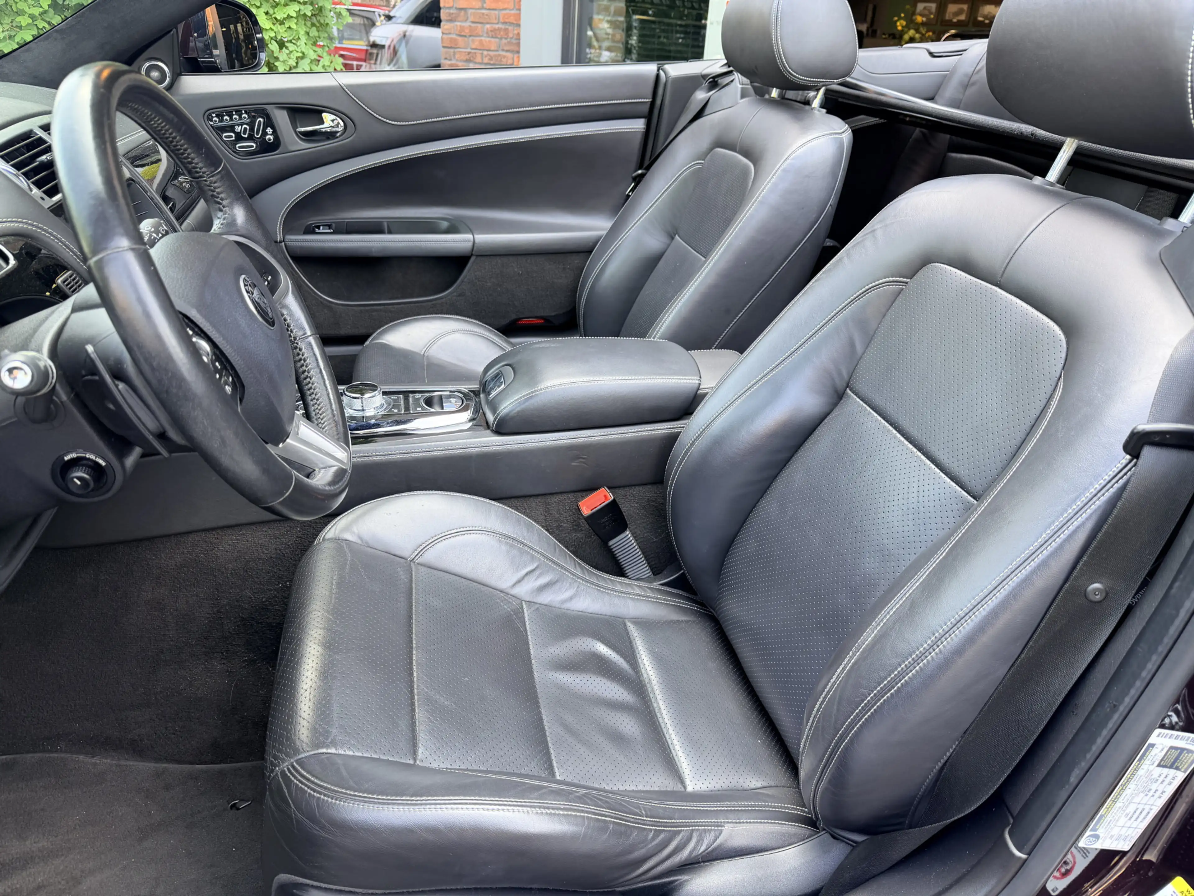Jaguar XK 5.0 V8 Convertible Portfolio — photo 9