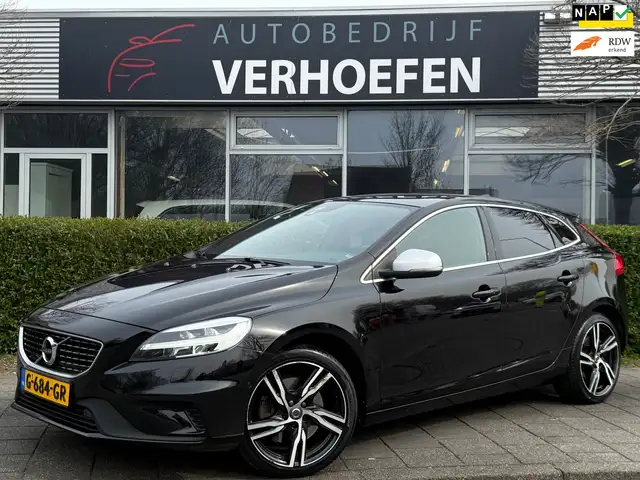 Volvo V40 1.5 T3 Polar+ Sport - AUTOMAAT - PANODAK - ZWART L